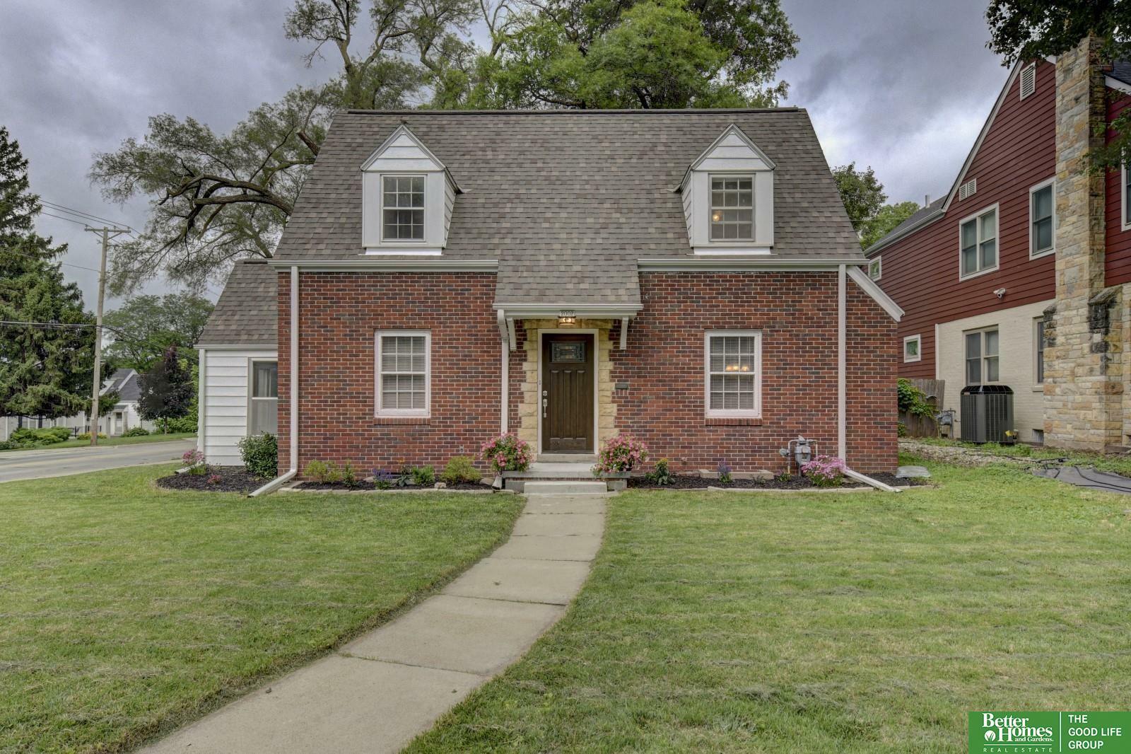 Property Photo: 2002 N 55 Street NE 68104