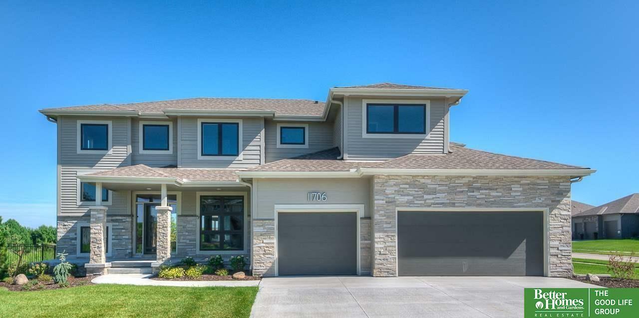 Property Photo: 9920 Laramie Street NE 68046