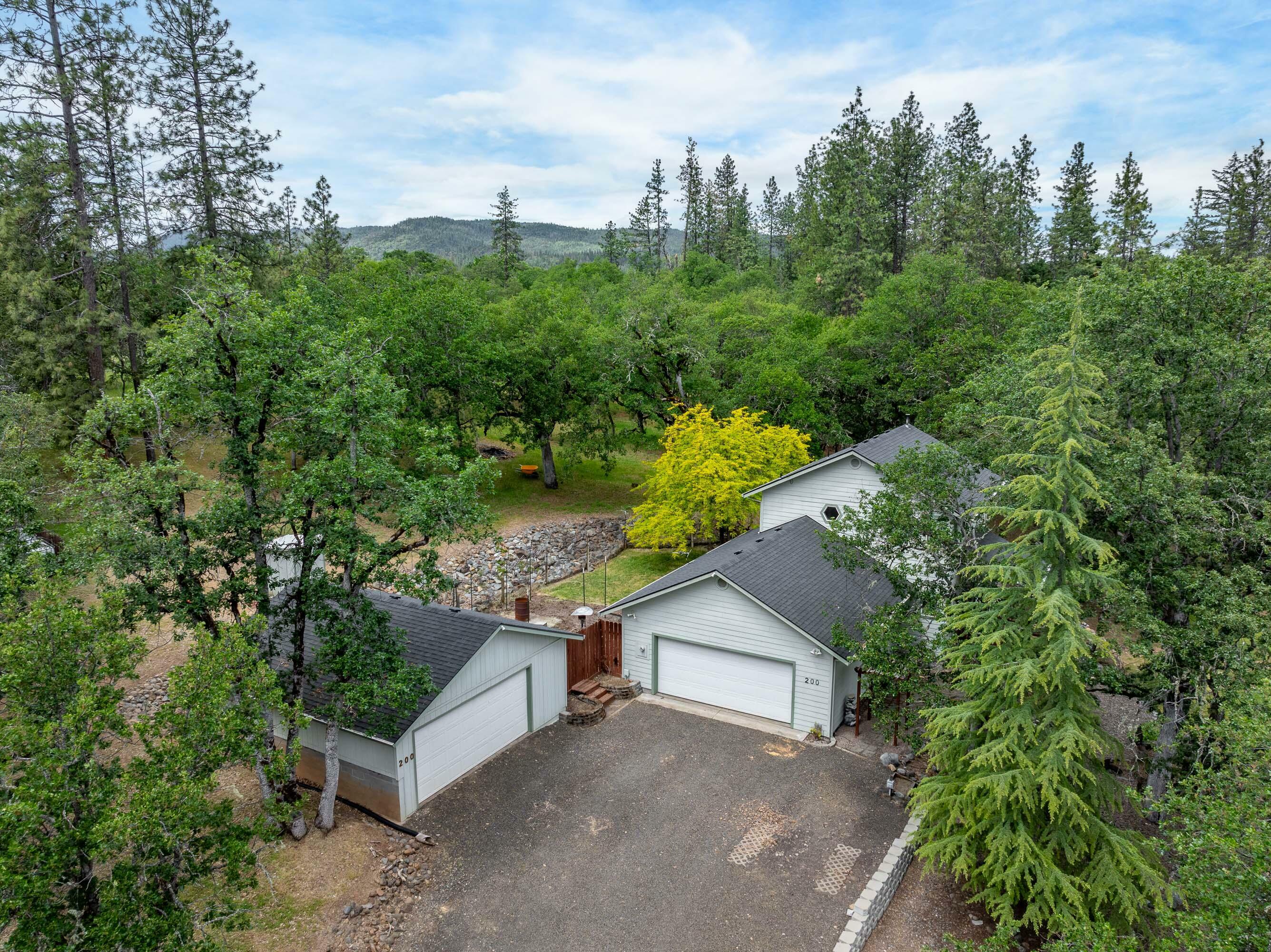 Property Photo: 200 Rene Drive OR 97539