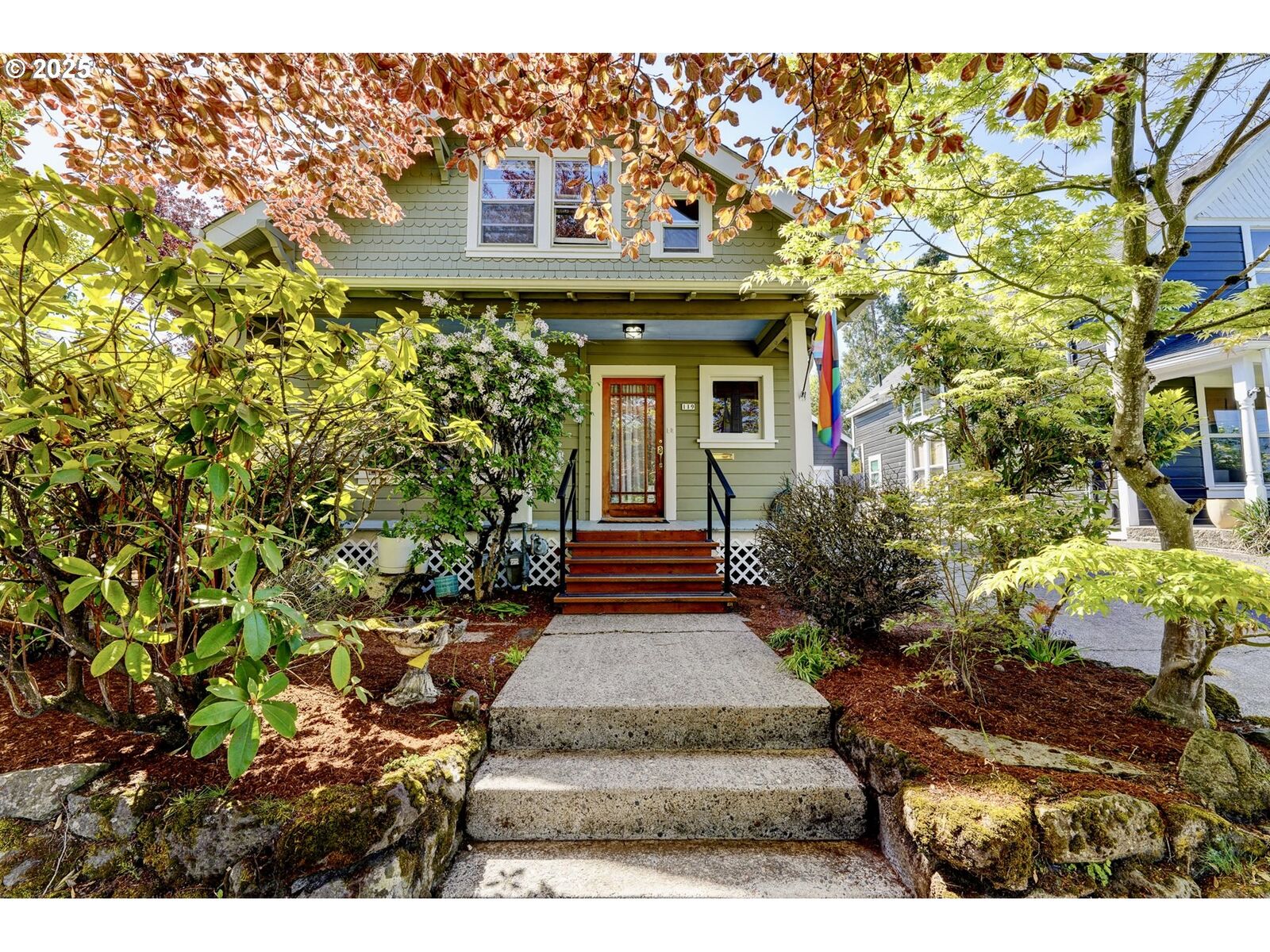 Property Photo: 119 SE 78th Ave OR 97215