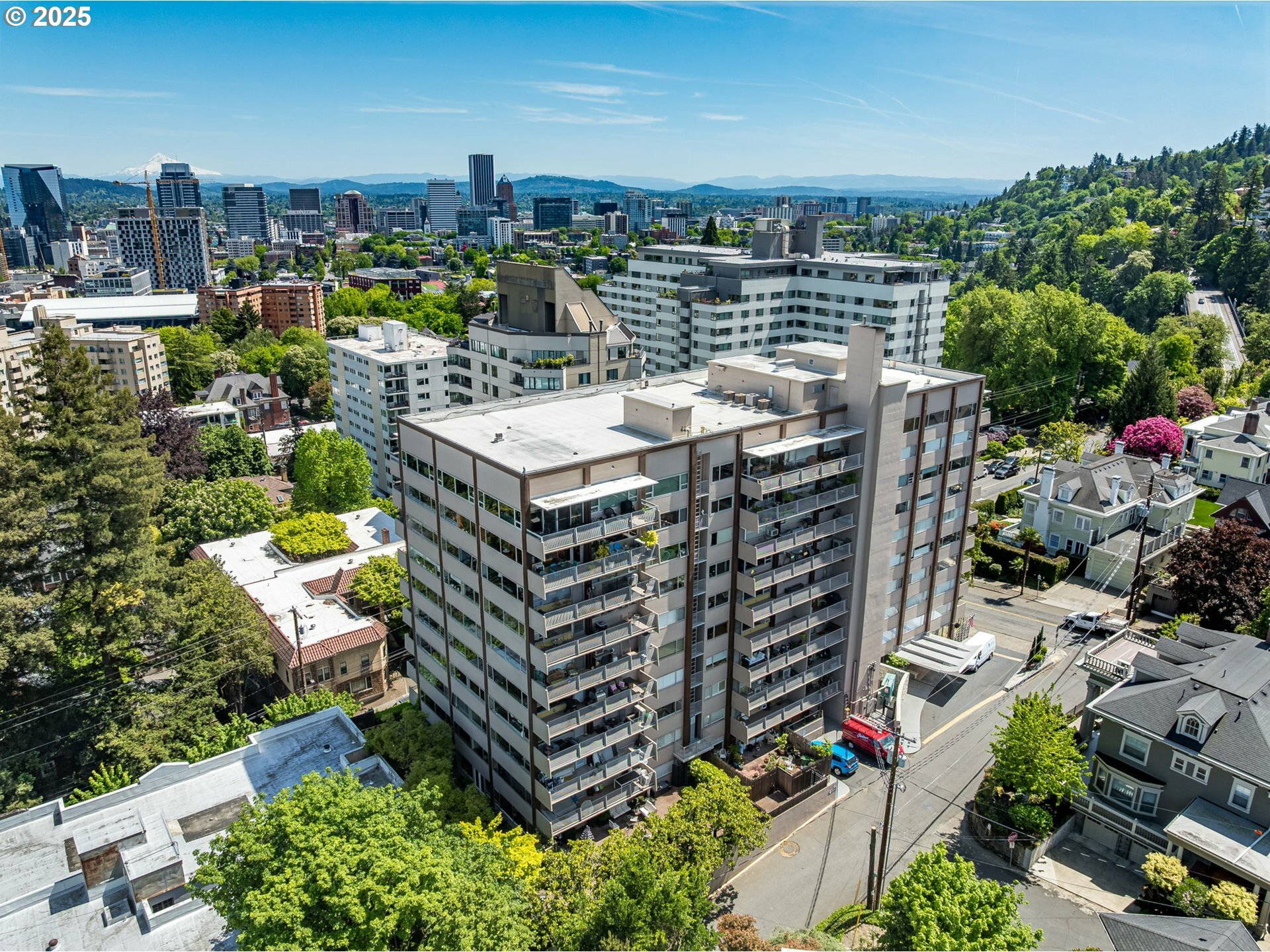 2323 SW Park Pl 106  Portland OR 97205 photo