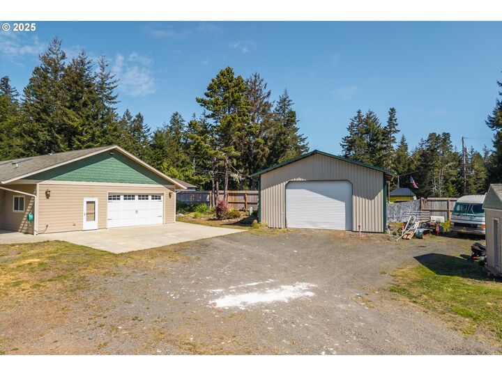 Property Photo: 69143 Willow Rd OR 97459