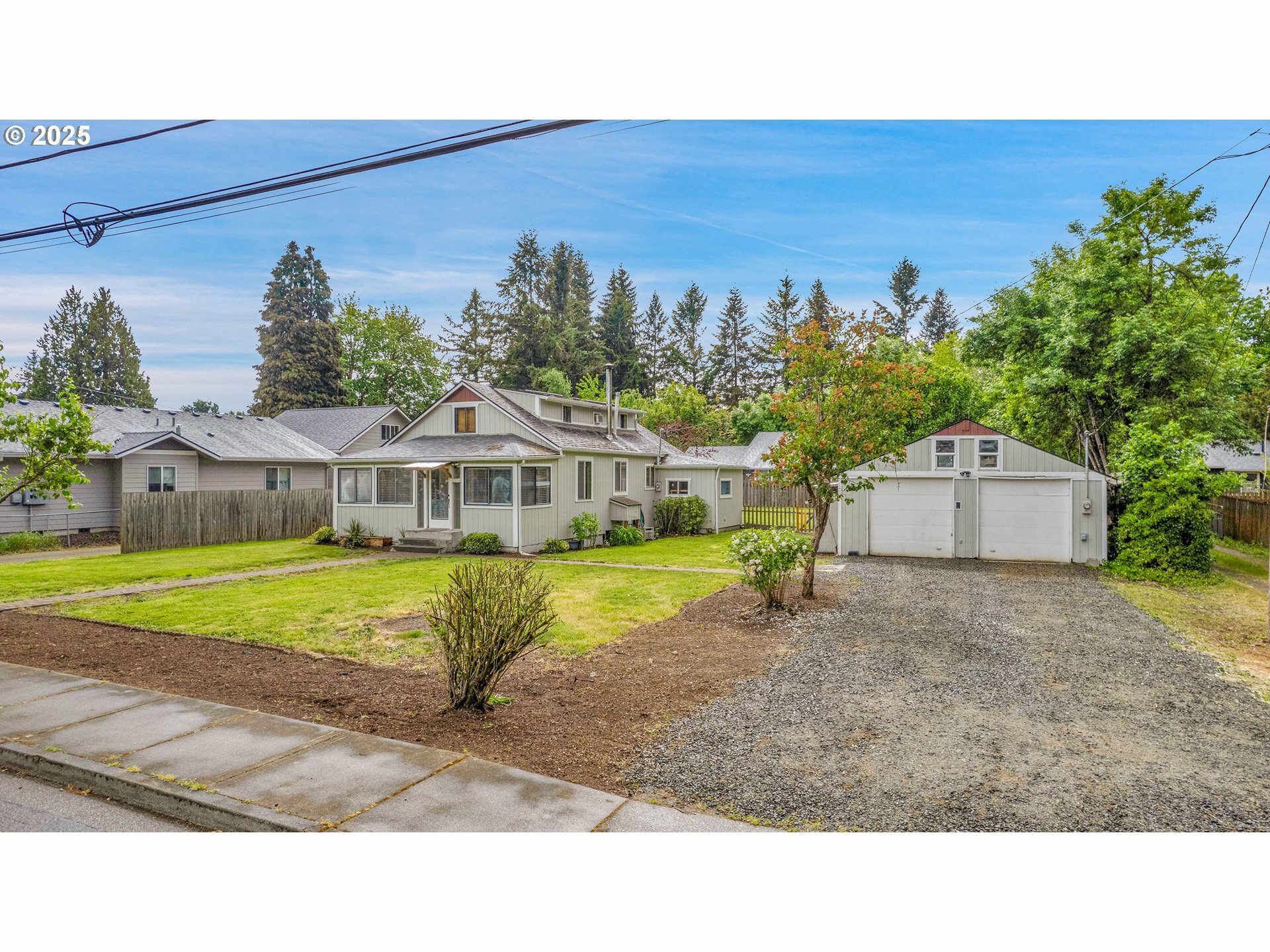 Property Photo: 16427 Front Ave OR 97045