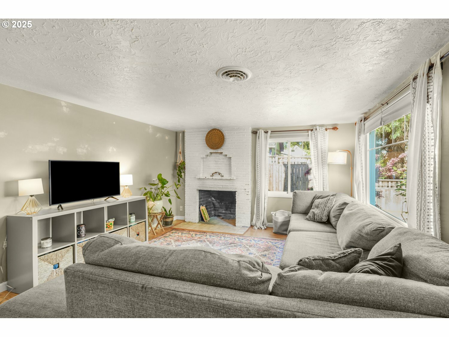 Property Photo: 4858 NE Alberta Ct OR 97218