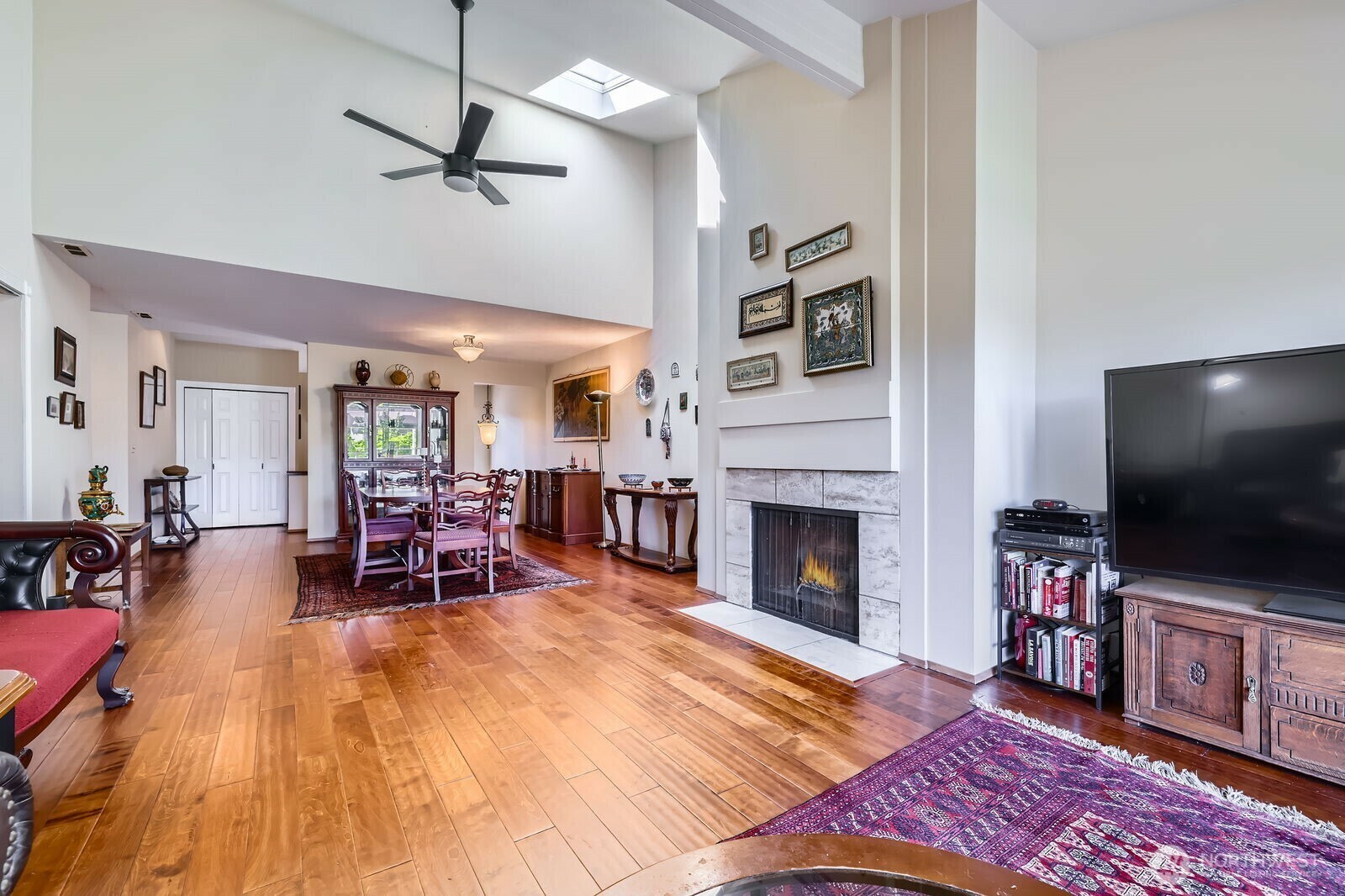 Property Photo: 5884 NE Parkpoint Place WA 98115