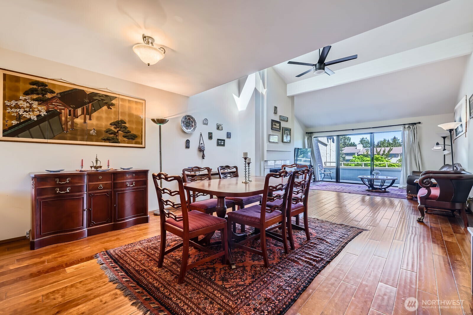 Property Photo: 5884 NE Parkpoint Place WA 98115