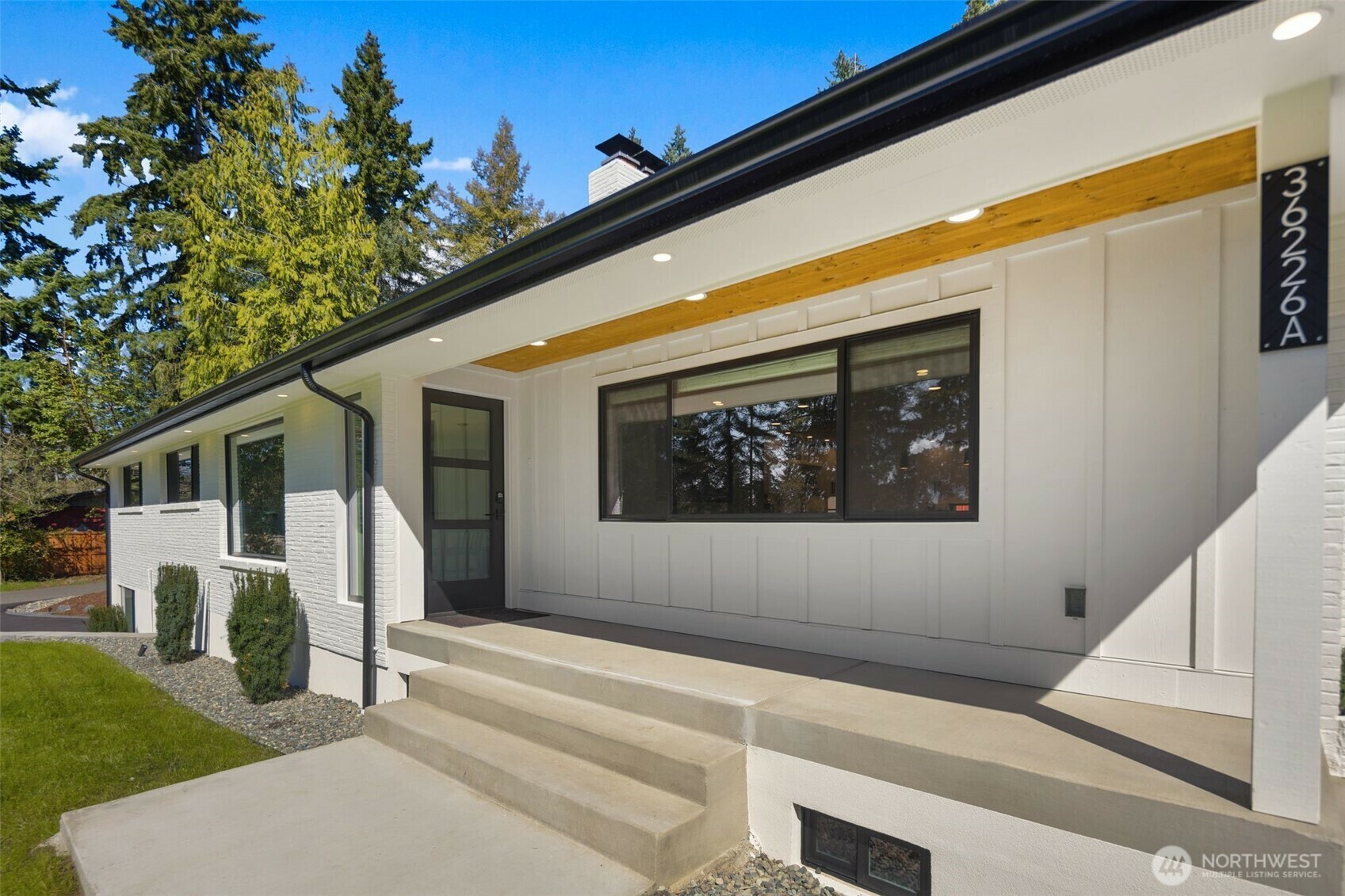 Property Photo: 36226 28th Ave S WA 98003