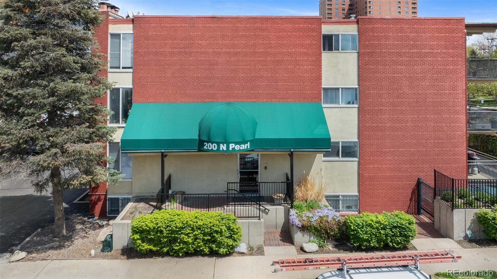 Property Photo:  200 N Pearl Street 106  CO 80203 