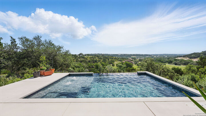 Property Photo: 191 Crane Cir TX 78070