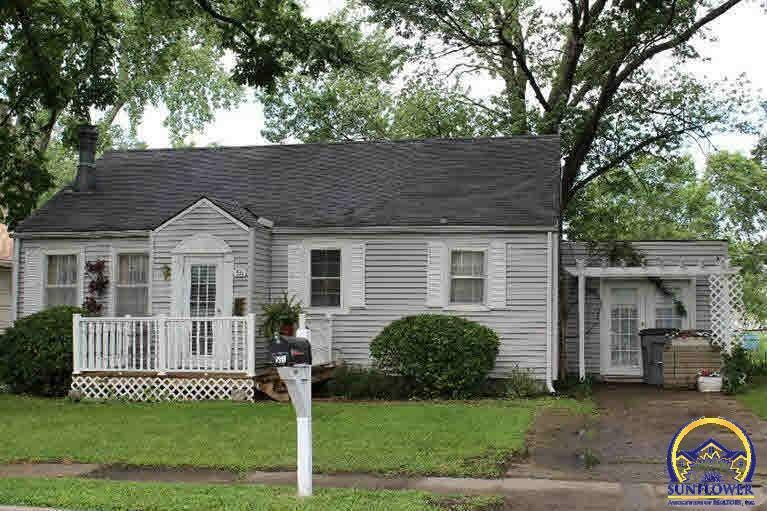 Property Photo: 531 Sherman St KS 66801