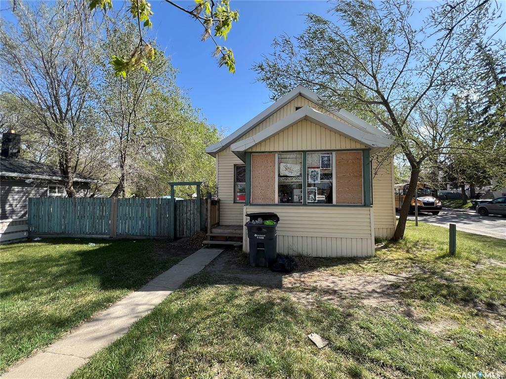 1923 20th Street W  Saskatoon SK S7M 1A3 photo