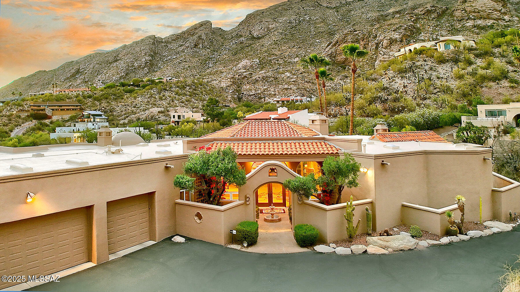 Property Photo: 4904 E Oakmont Drive AZ 85718