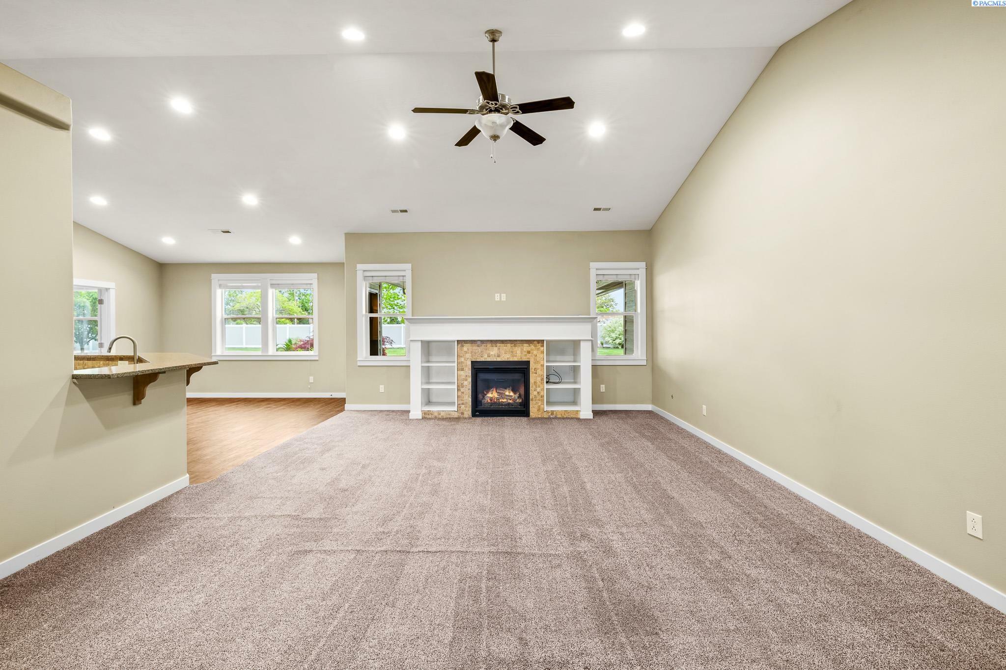 Property Photo: 3203 Cavalier Ct WA 99301