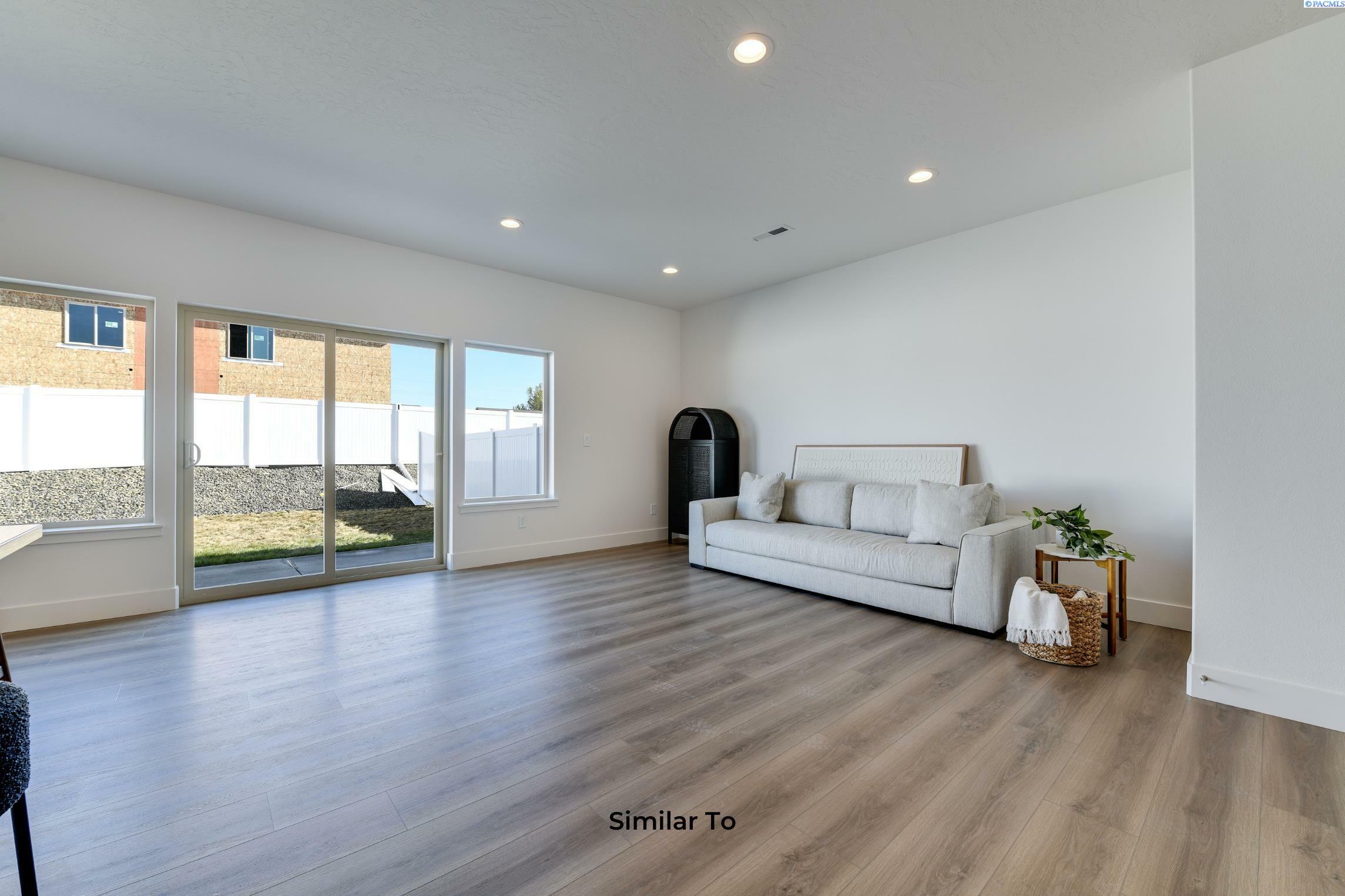 Property Photo: 7461 Grapevine Ct WA 99353