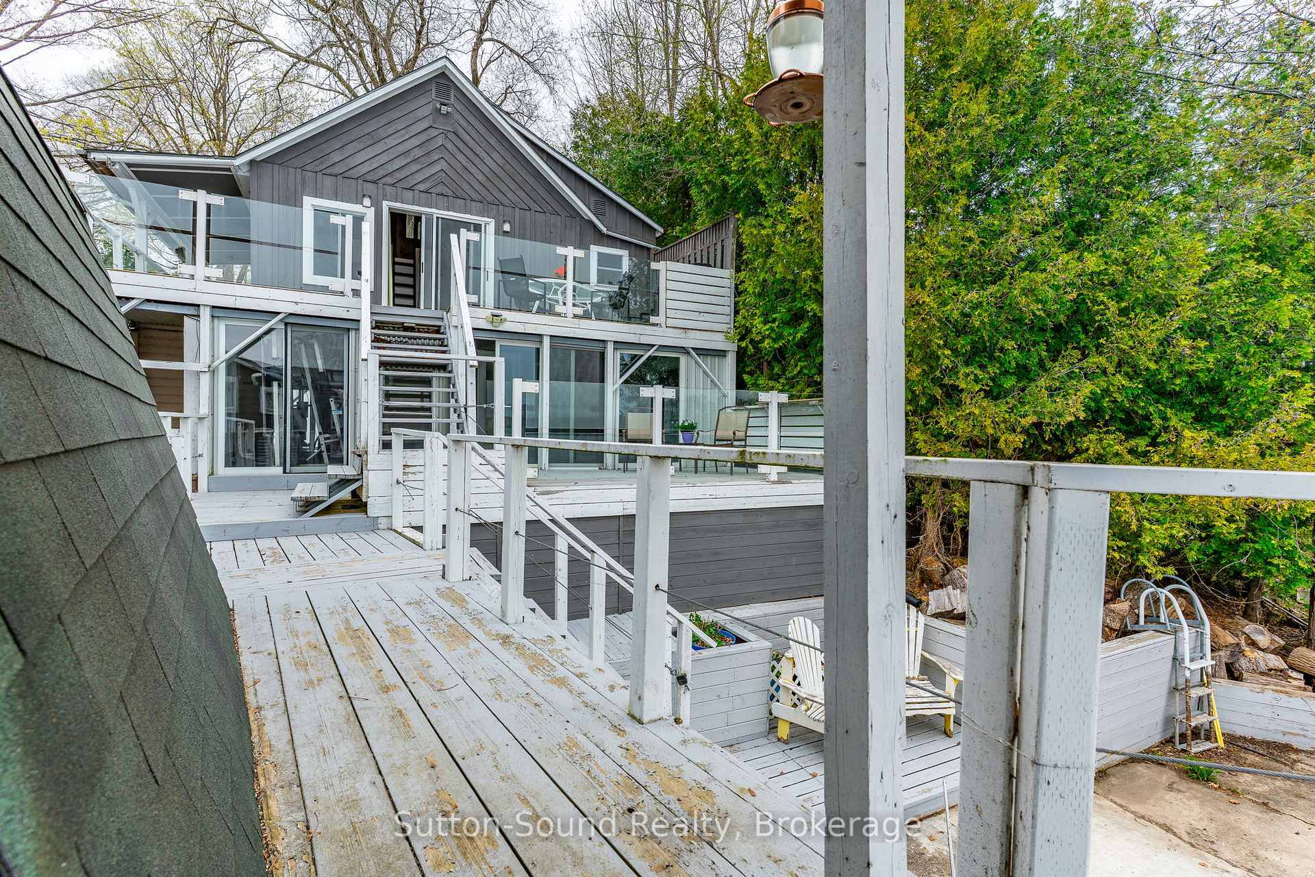 Property Photo: 24 Islandview Drive ON N0H 1A0