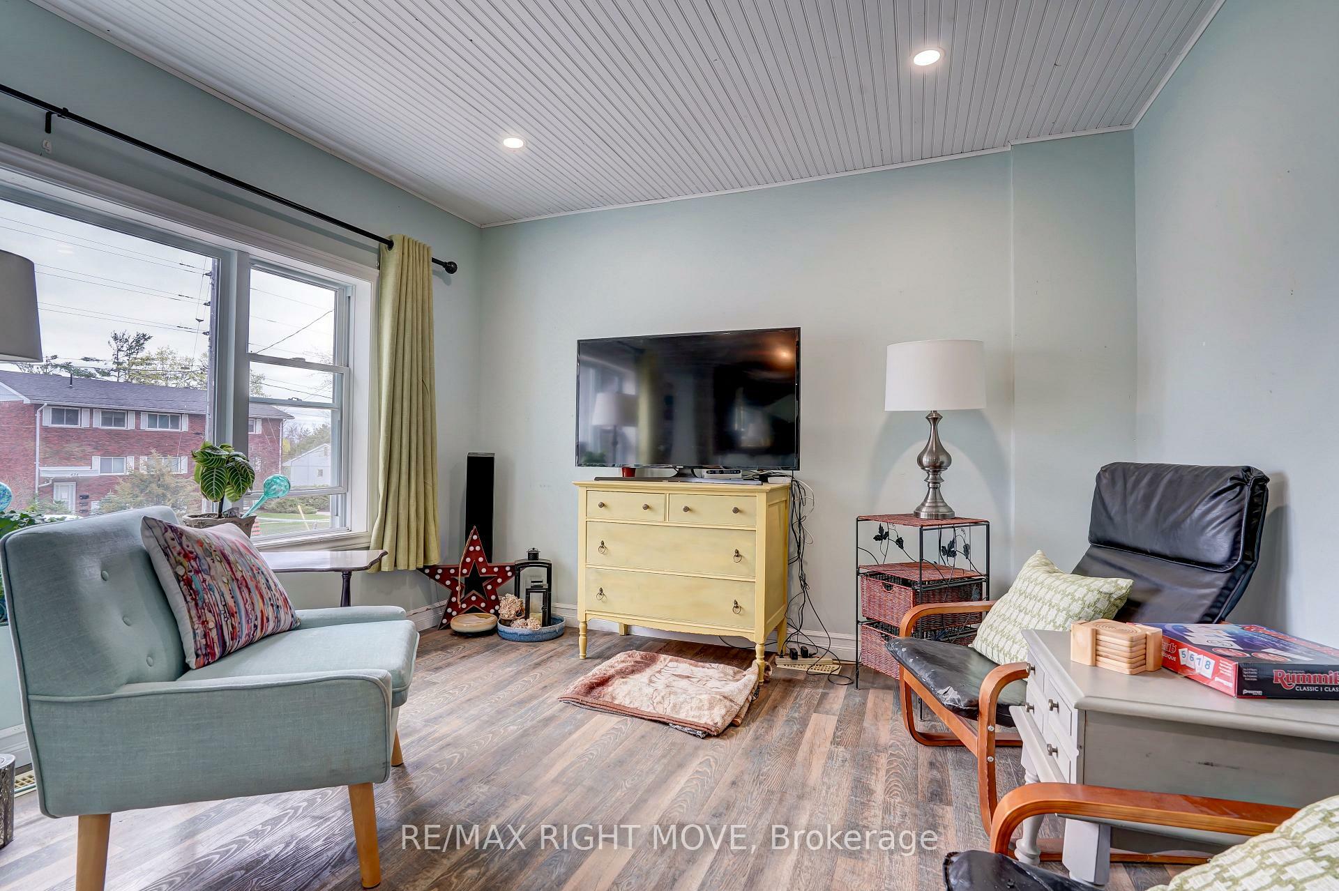 Property Photo: 439 Sundial Drive ON L3V 4A7