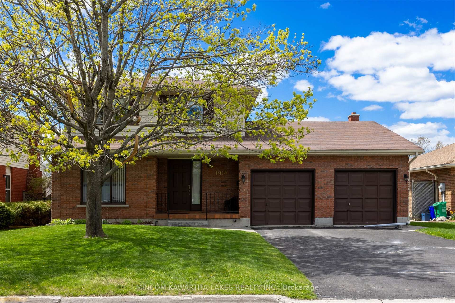 1914 Parkwood Circle  Peterborough West ON K9J 8C6 photo