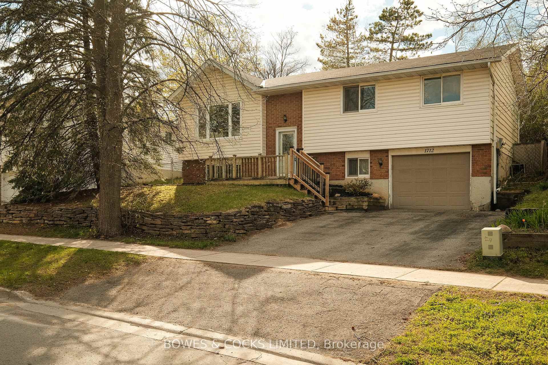 1712 Redwood Drive  Peterborough West ON K9K 1M3 photo