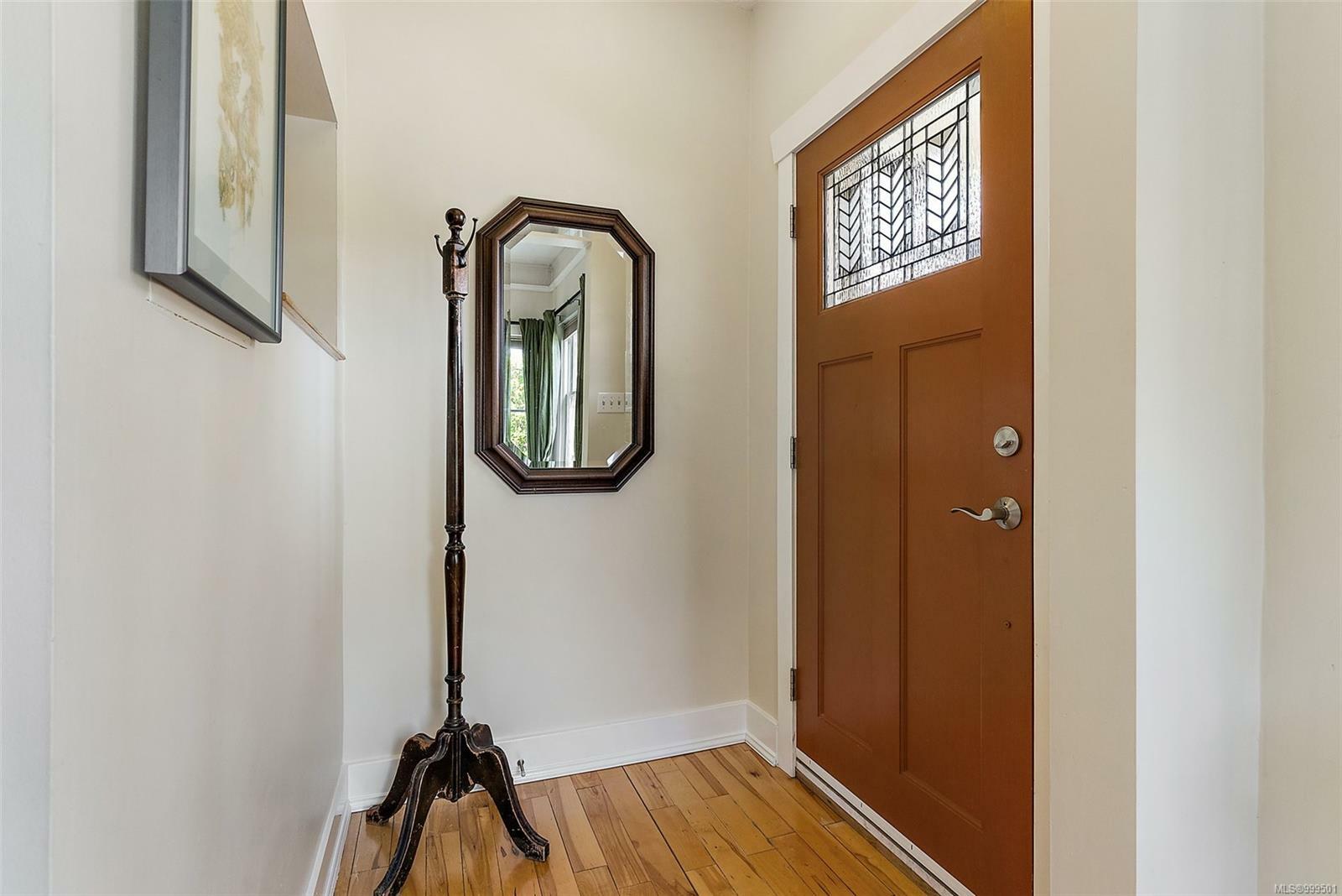 Property Photo: 212 Simcoe St BC V8V 1K7