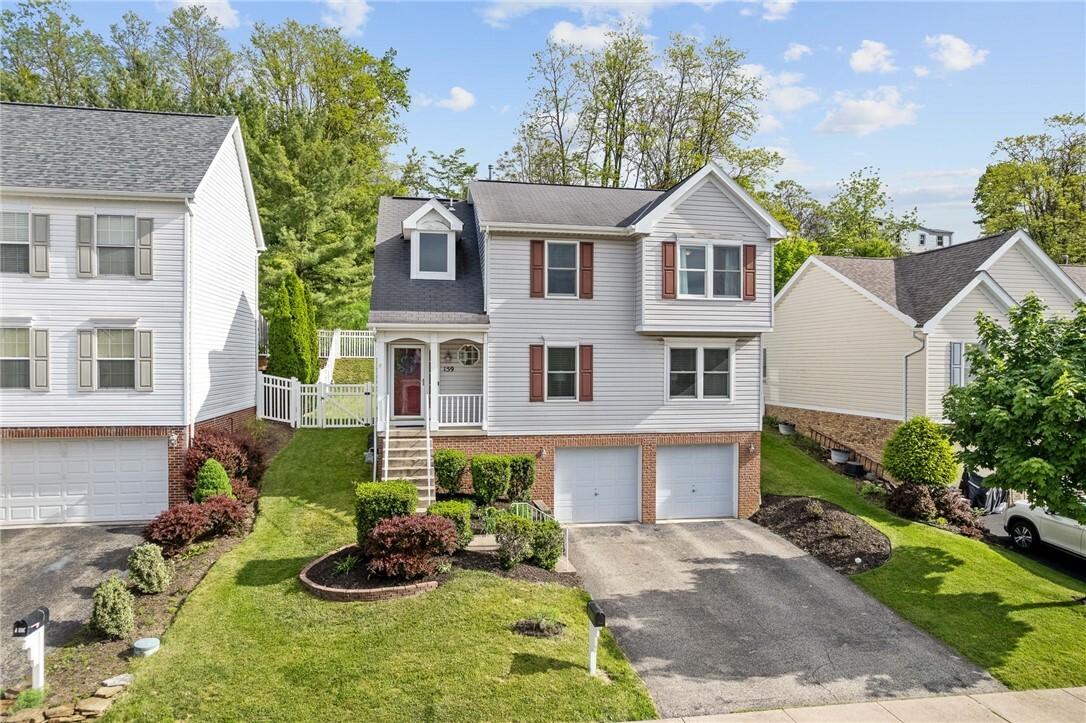 Property Photo:  159 Oakbrook Cir  PA 15220 