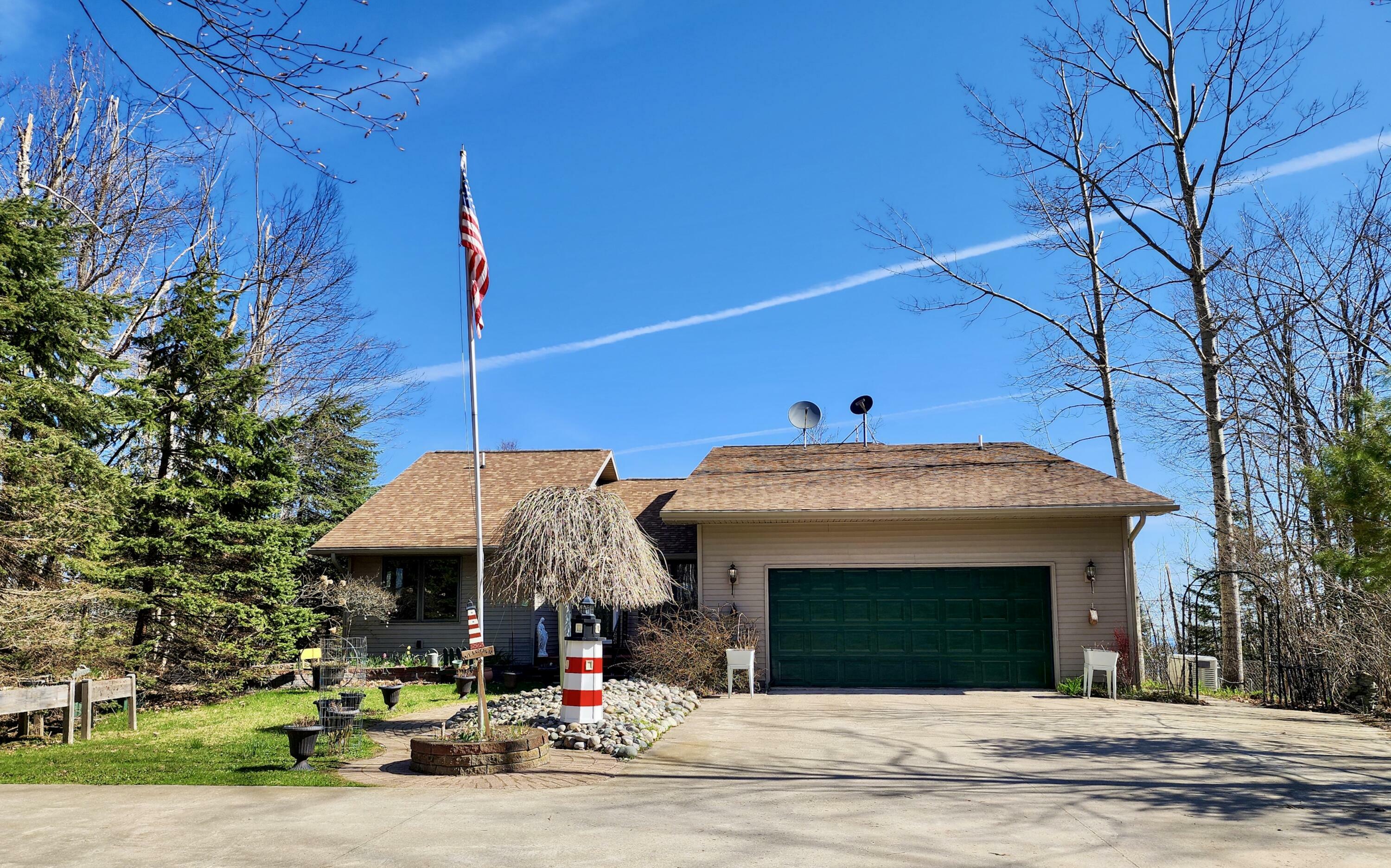 12039 Mackinaw Straits Drive  Cheboygan MI 49721 photo