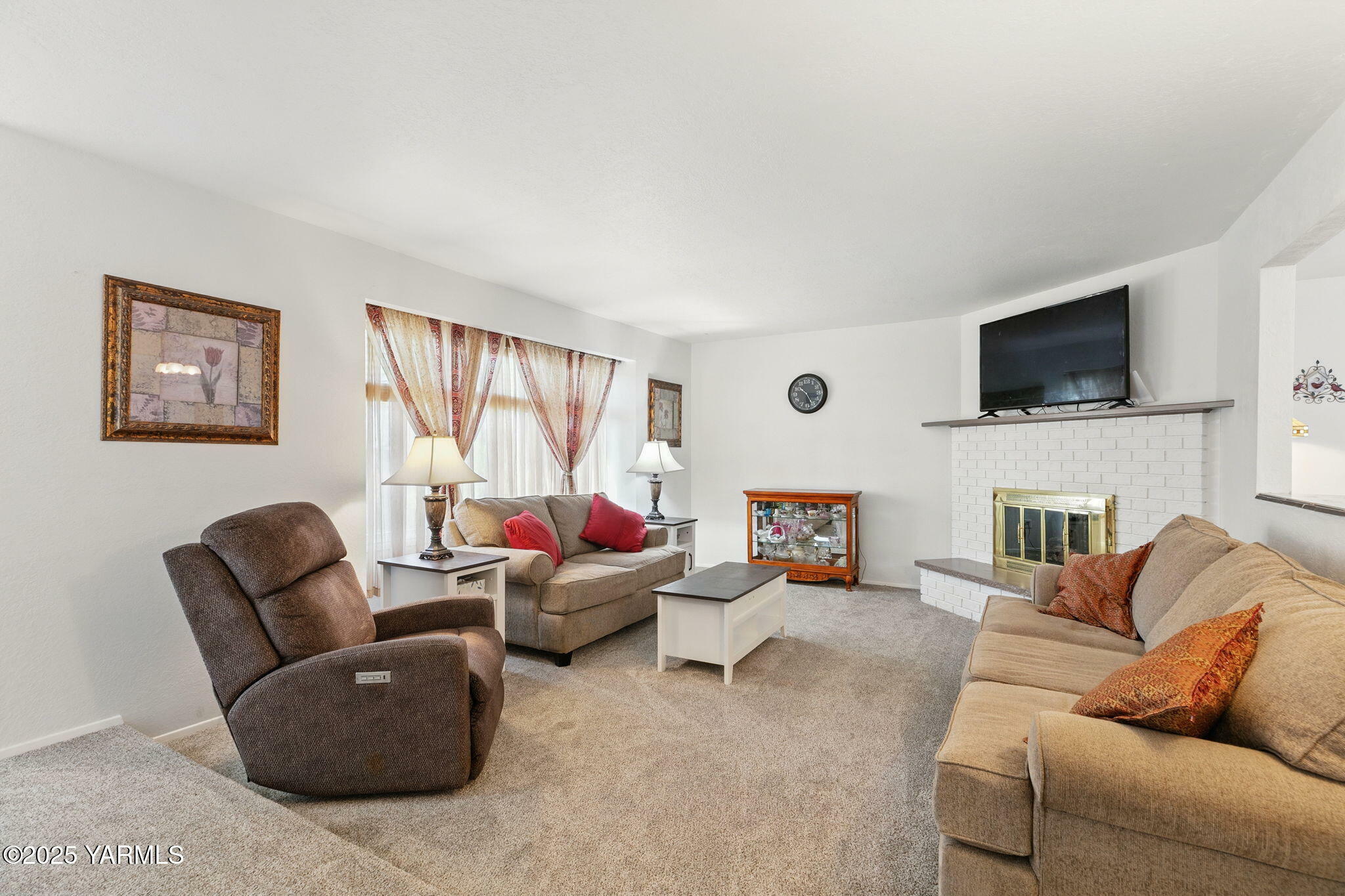 Property Photo:  3012 Redwood Way 21  WA 98902 