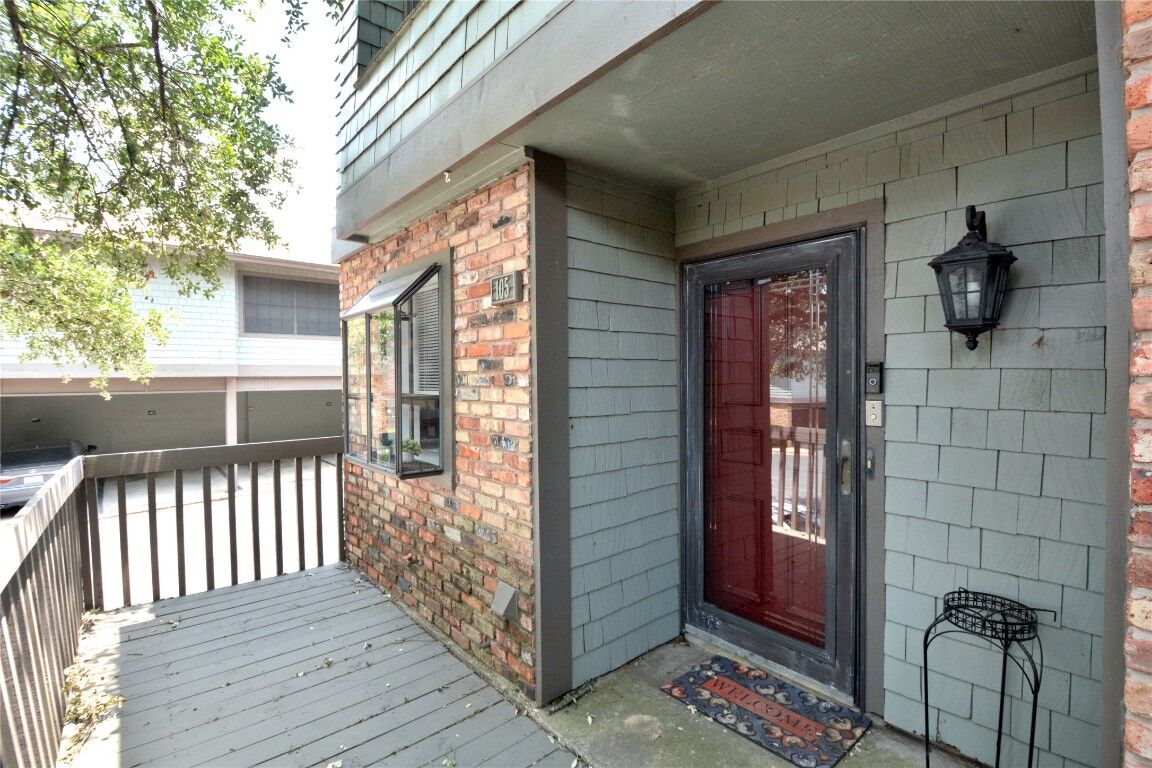 Property Photo:  7122 Wood Hollow Drive 105  TX 78731 