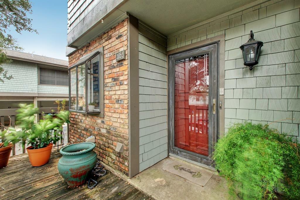 Property Photo: 7122 Woodhollow Drive 105 TX 78731