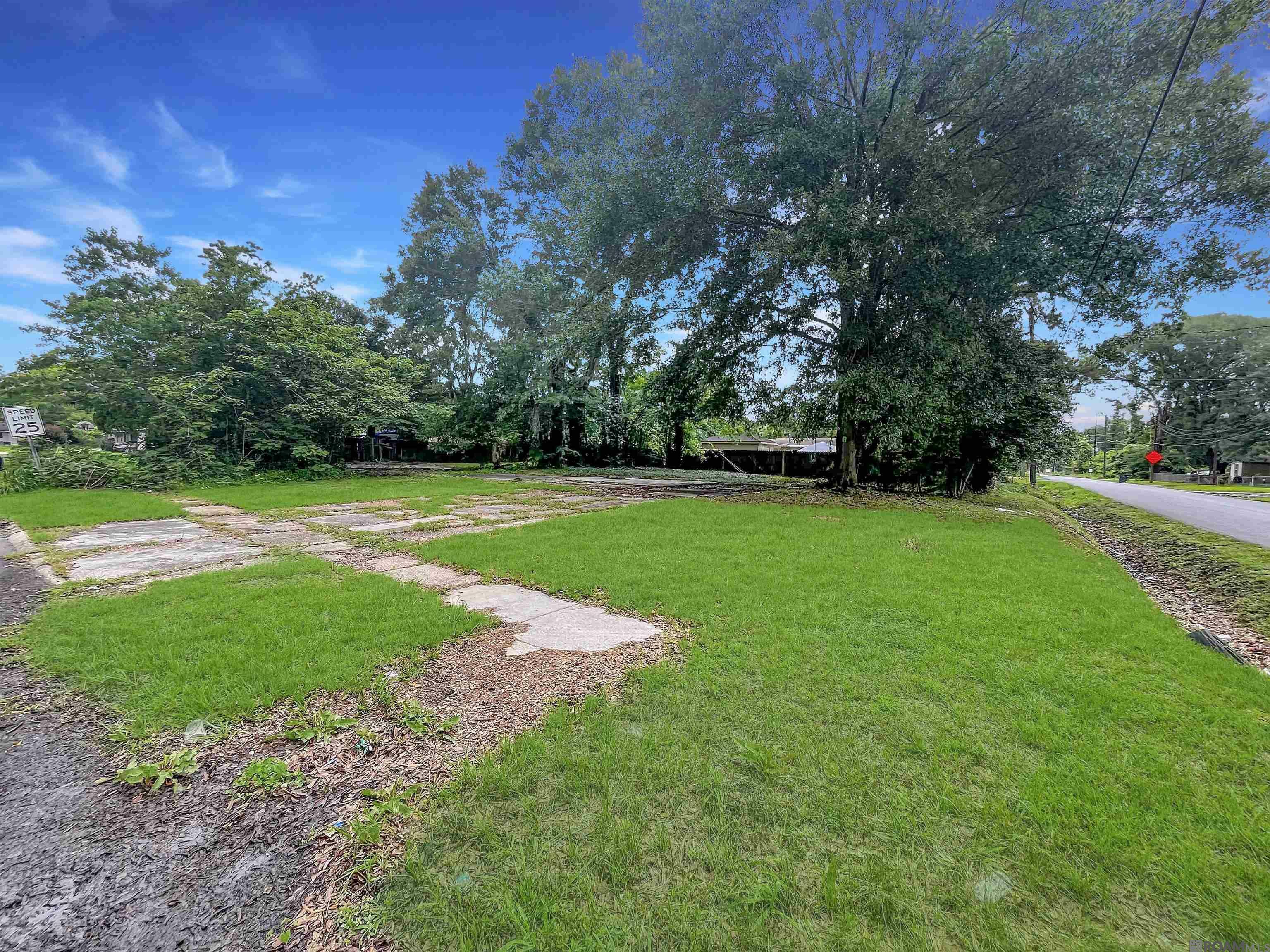 Property Photo: 4769 E Dayton Ct LA 70805