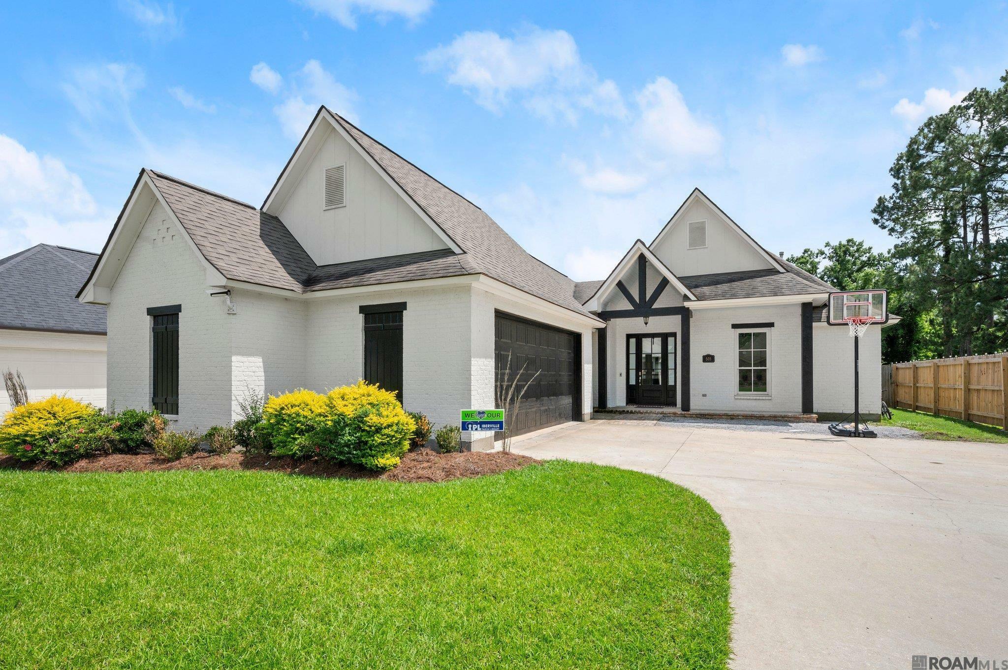 Property Photo: 505 S Club Ave LA 70776