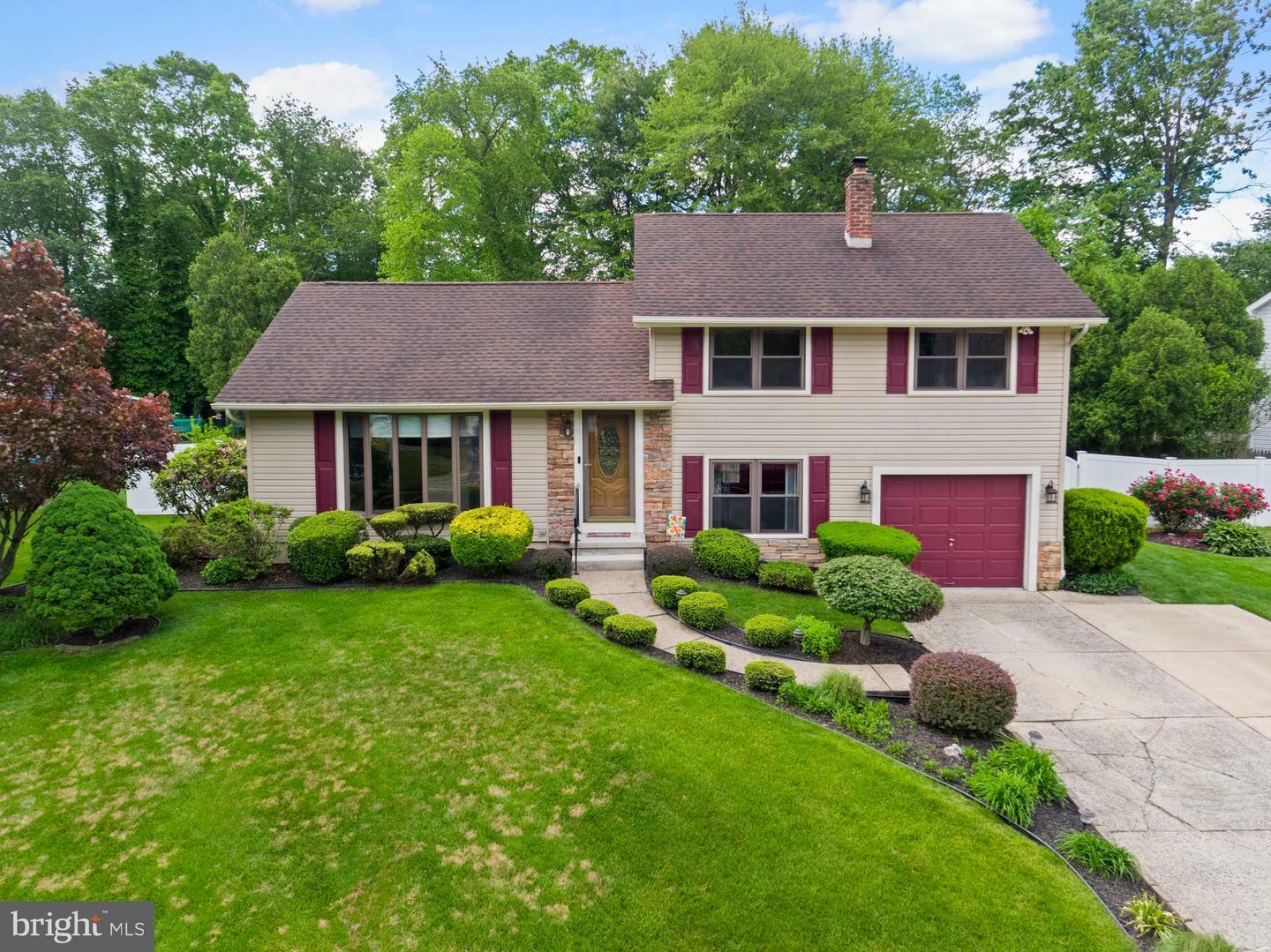 630 Greenbriar Drive  Williamstown NJ 08094 photo