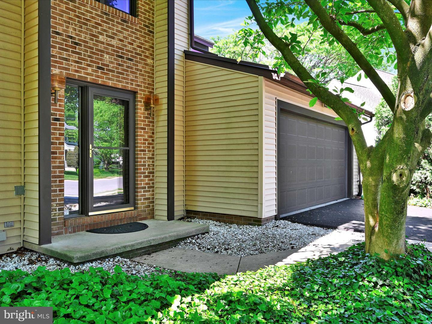 Property Photo: 896 Salisbury Court PA 17601
