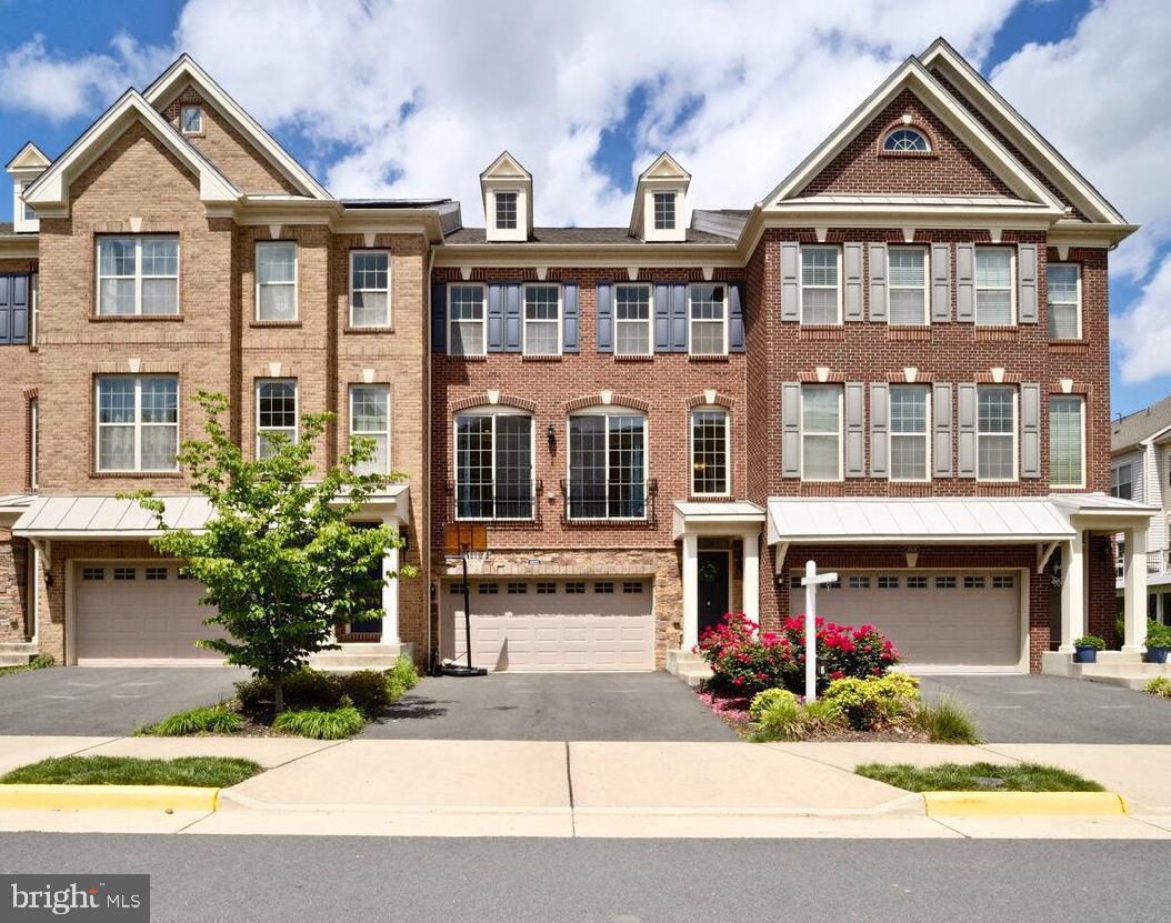 Property Photo:  43222 Thoroughfare Gap Terrace  VA 20148 
