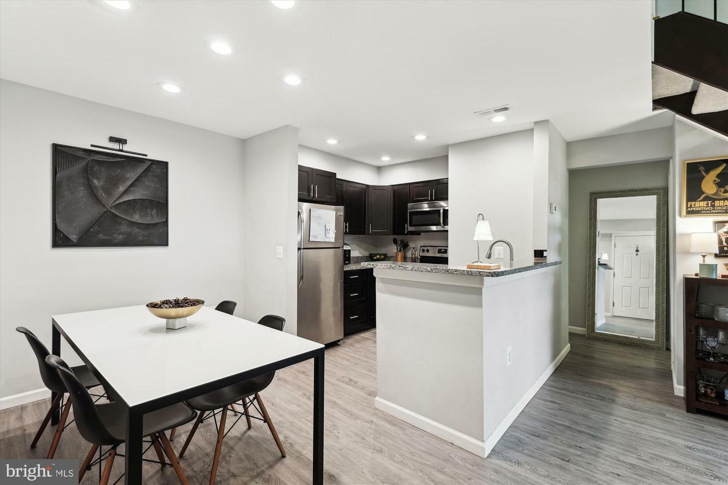 Property Photo: 6902 Mary Caroline Circle K 6902K VA 22310