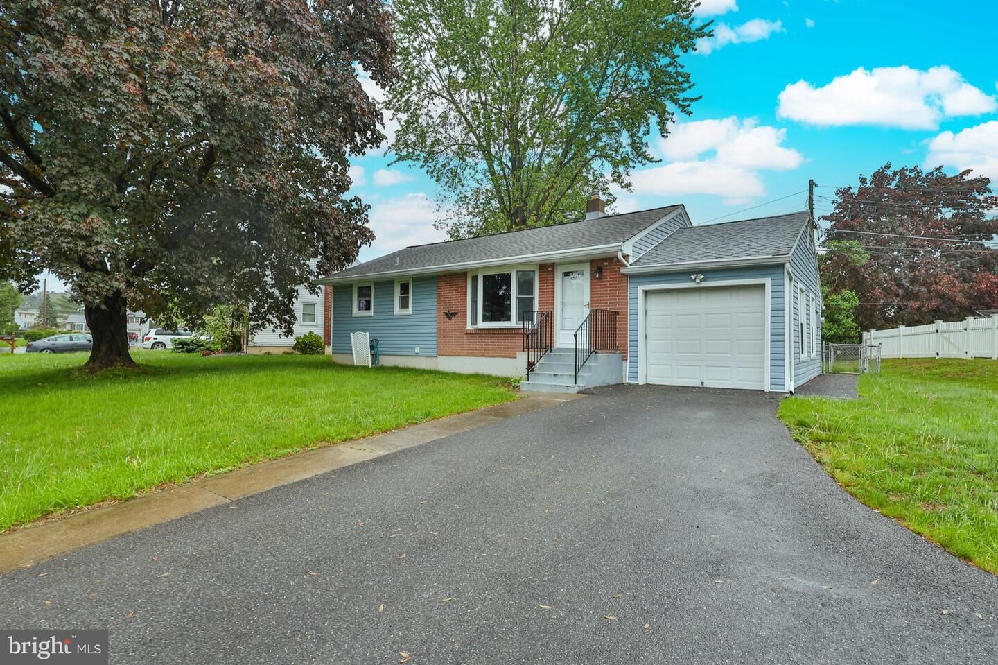 Property Photo:  4306 Embur Terrace  PA 18045 