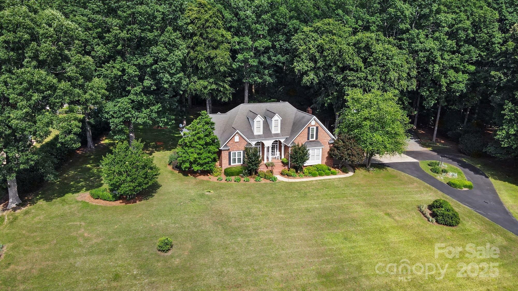 Property Photo: 15546 Thompson Road NC 28227