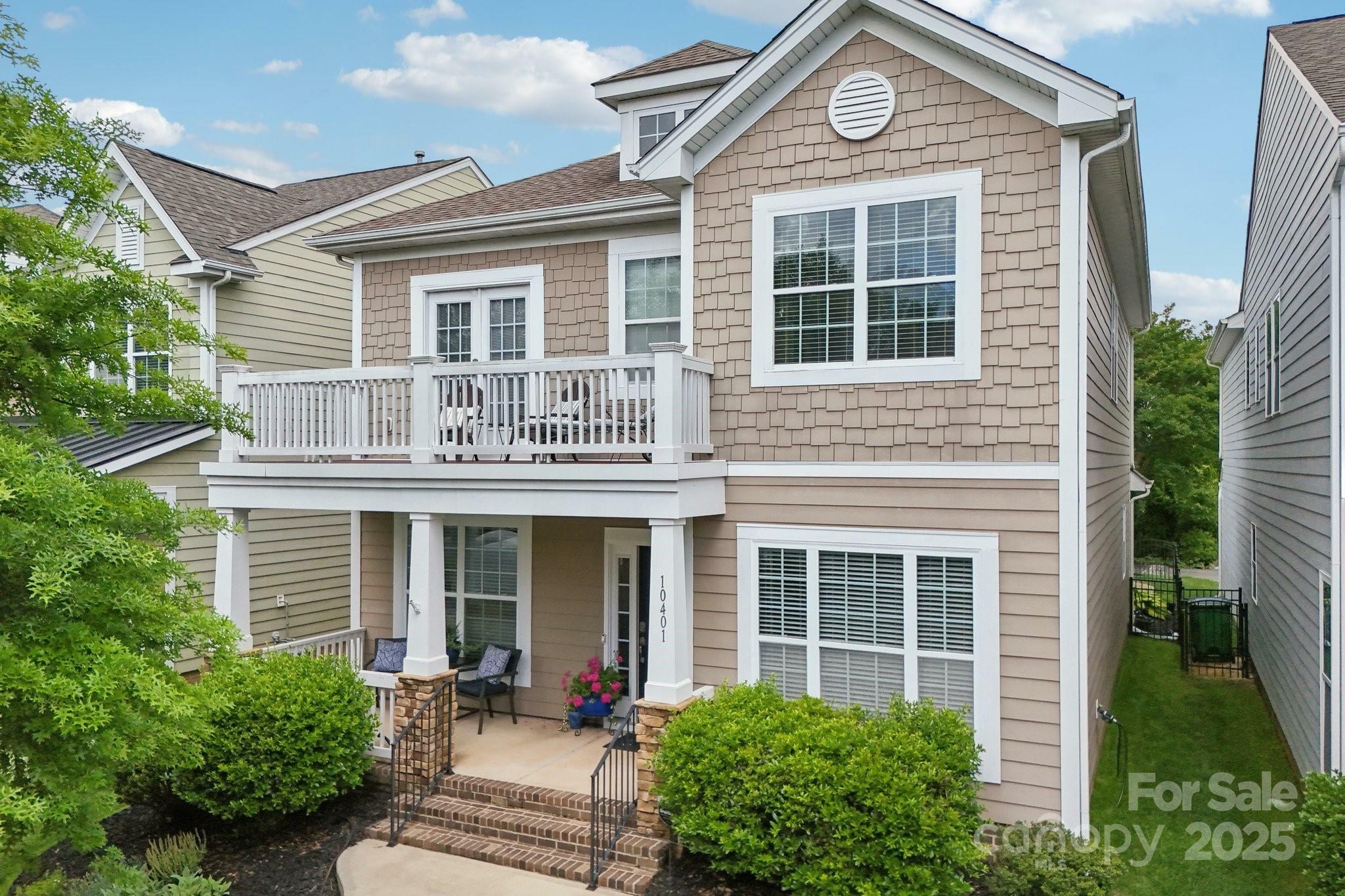 Property Photo: 10401 Royal Winchester Drive NC 28277