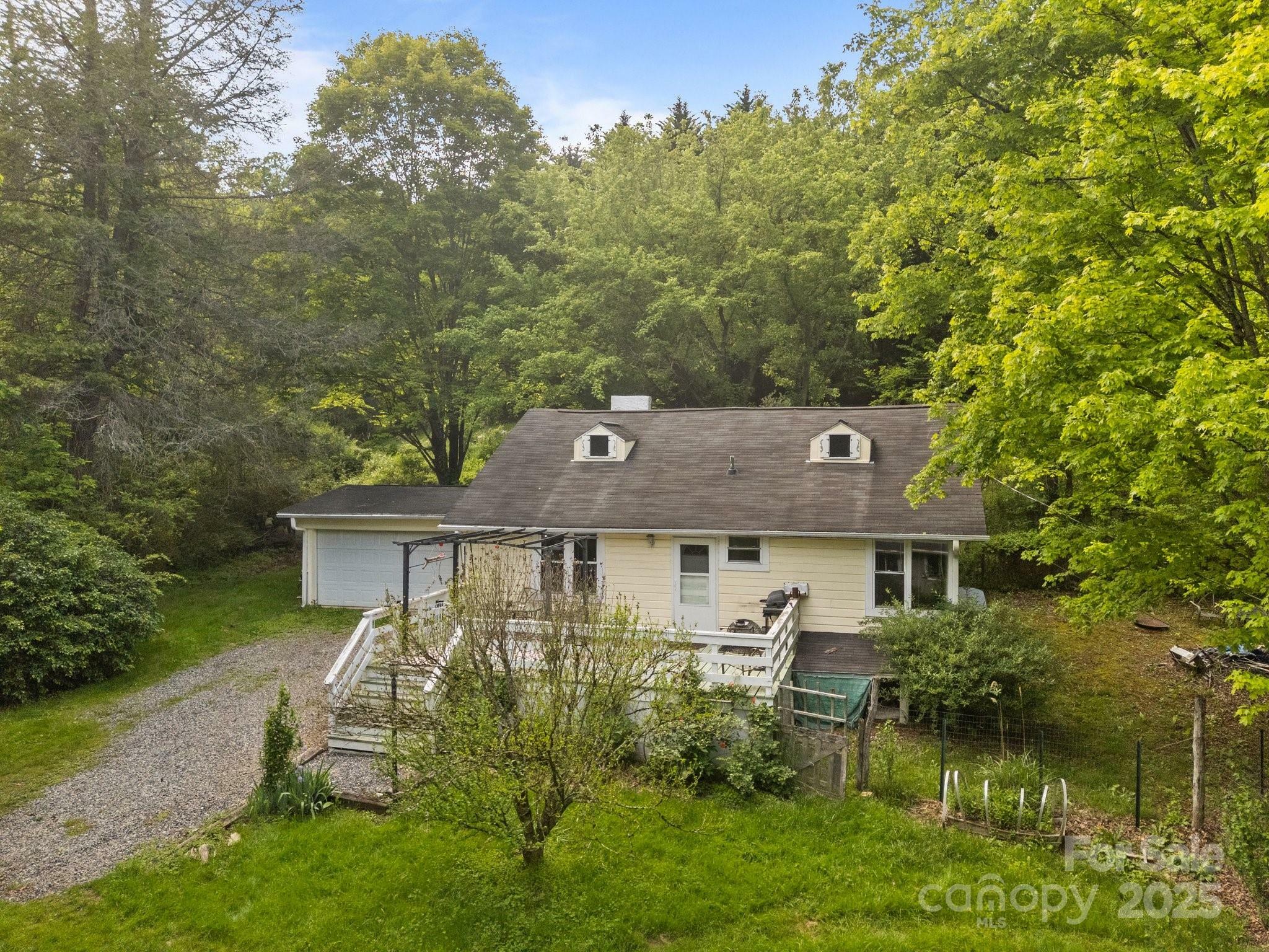 Property Photo: 3905 Nc Hwy 213 Highway NC 28753