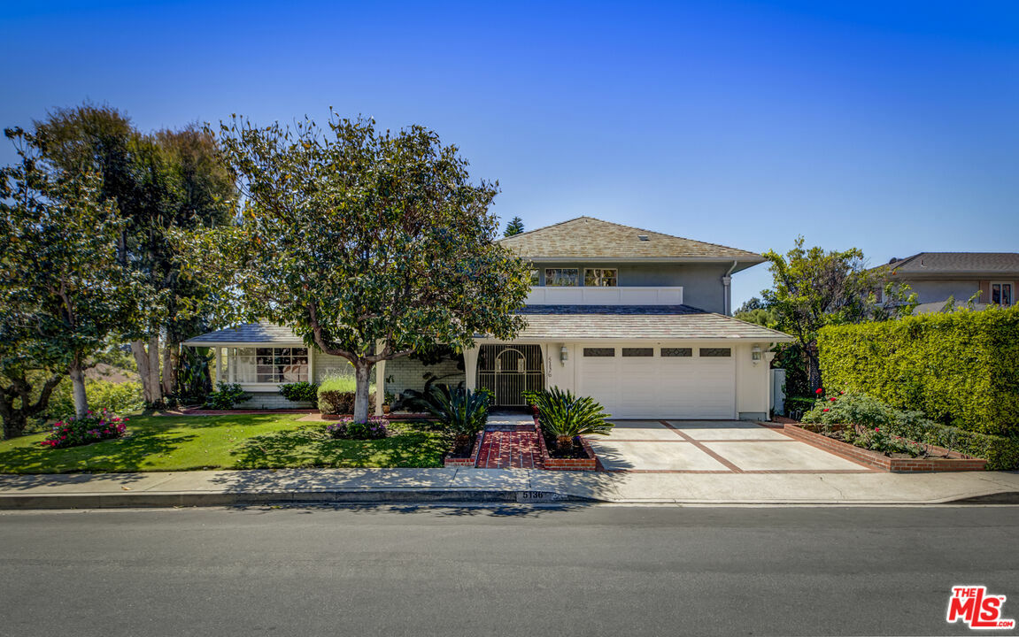 Property Photo: 5136 Los Bonitos Way CA 90027