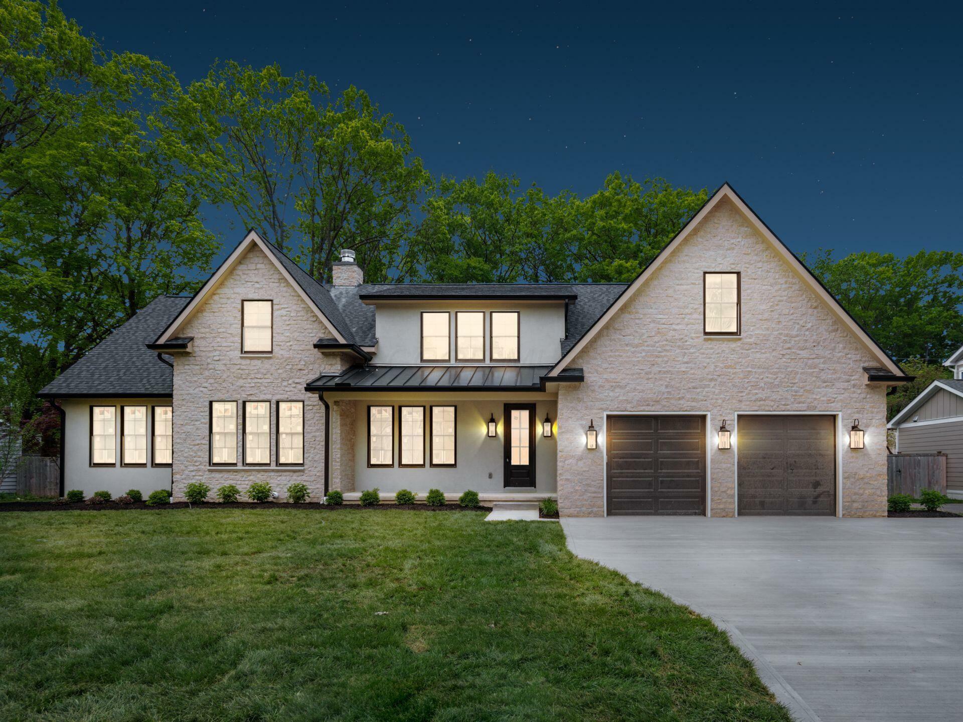 Property Photo: 2355 Farleigh Road OH 43221