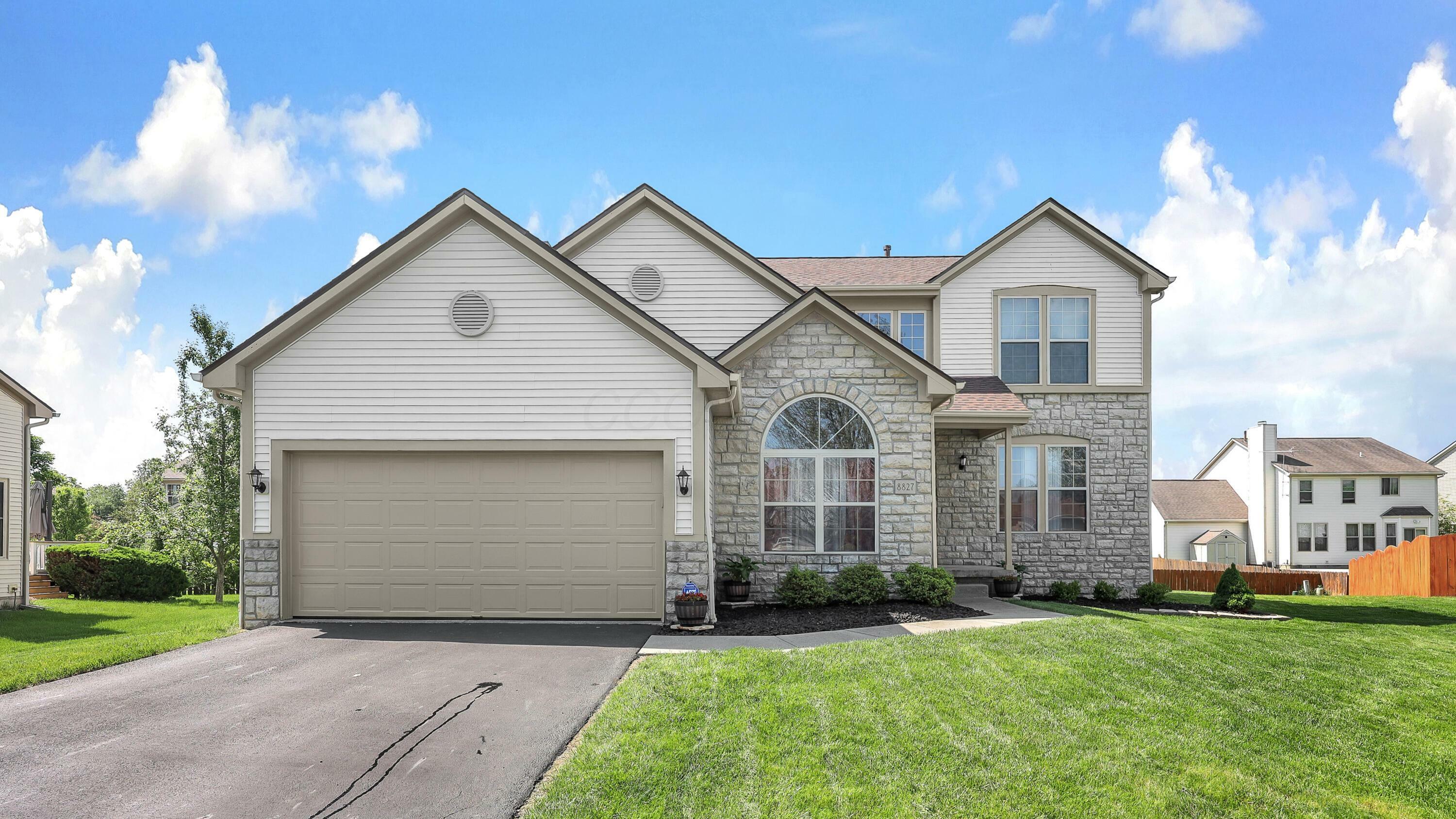 Property Photo: 8827 Bergenia Court OH 43068