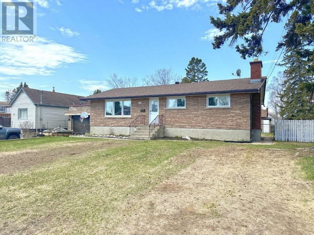 Photo de la propriété: 101 Shipley Street ON P7A 3C6
