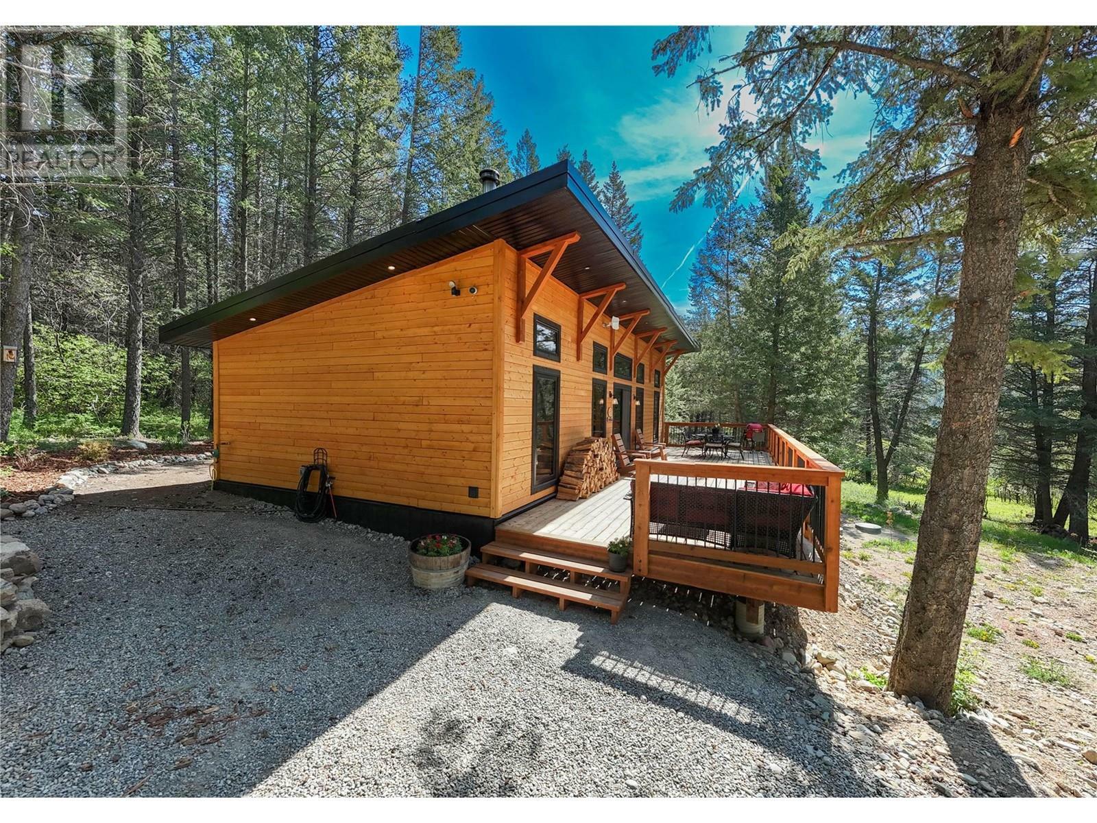 Property Photo: 8796 North Hirtz Street BC V0B 1T3