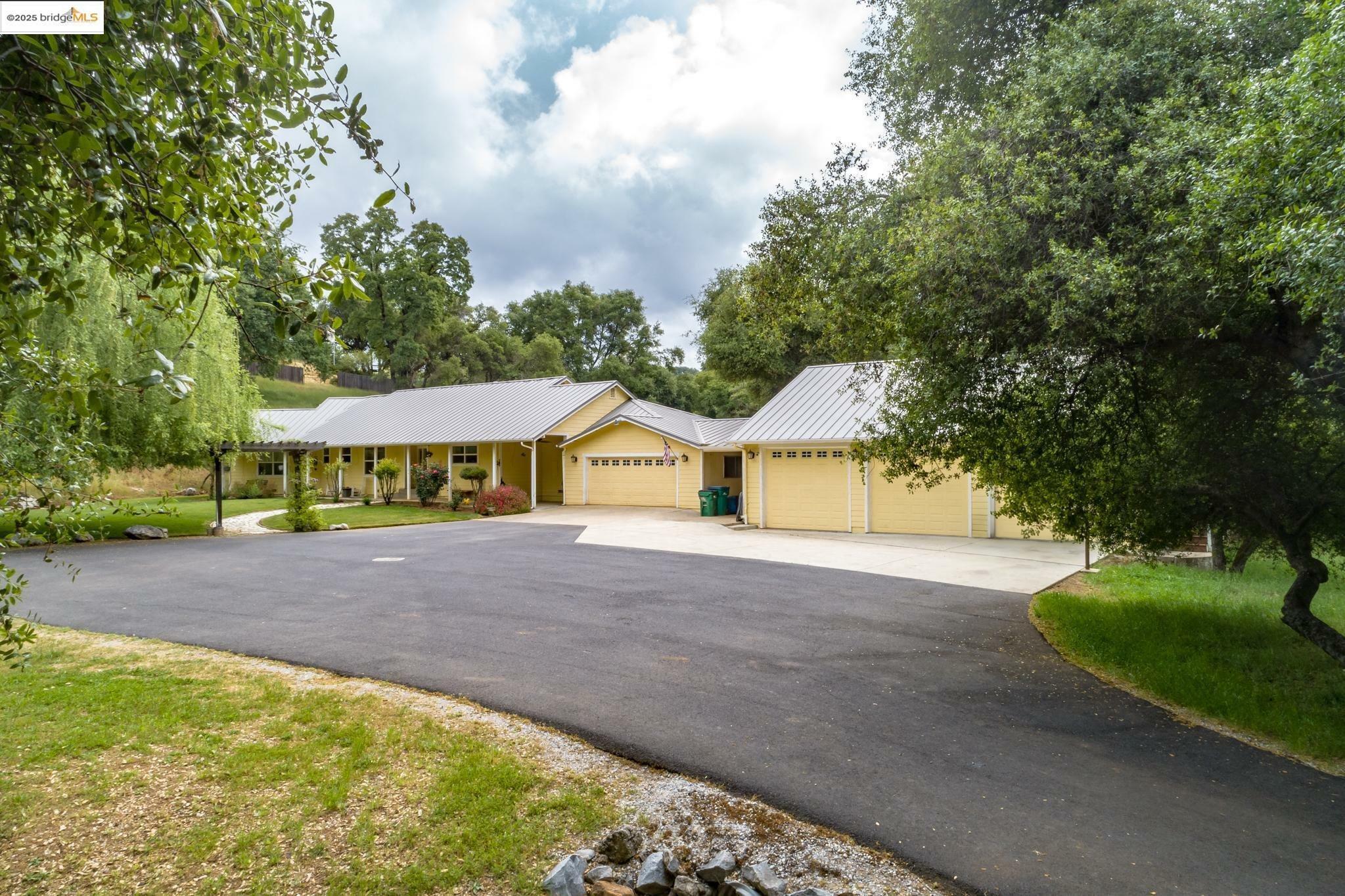 Property Photo: 22979 Parrotts Ferry Rd CA 95310