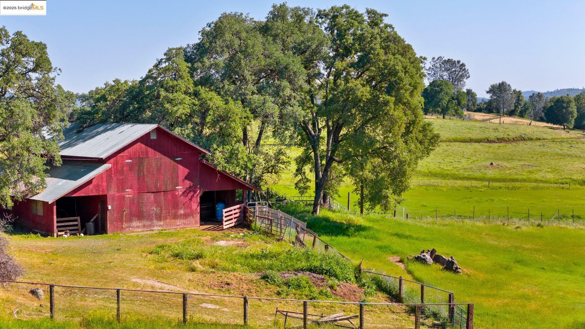 Property Photo: 17822 Old Wards Ferry Rd CA 95370