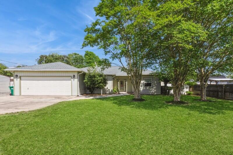 Property Photo: 84 12th Street FL 32579