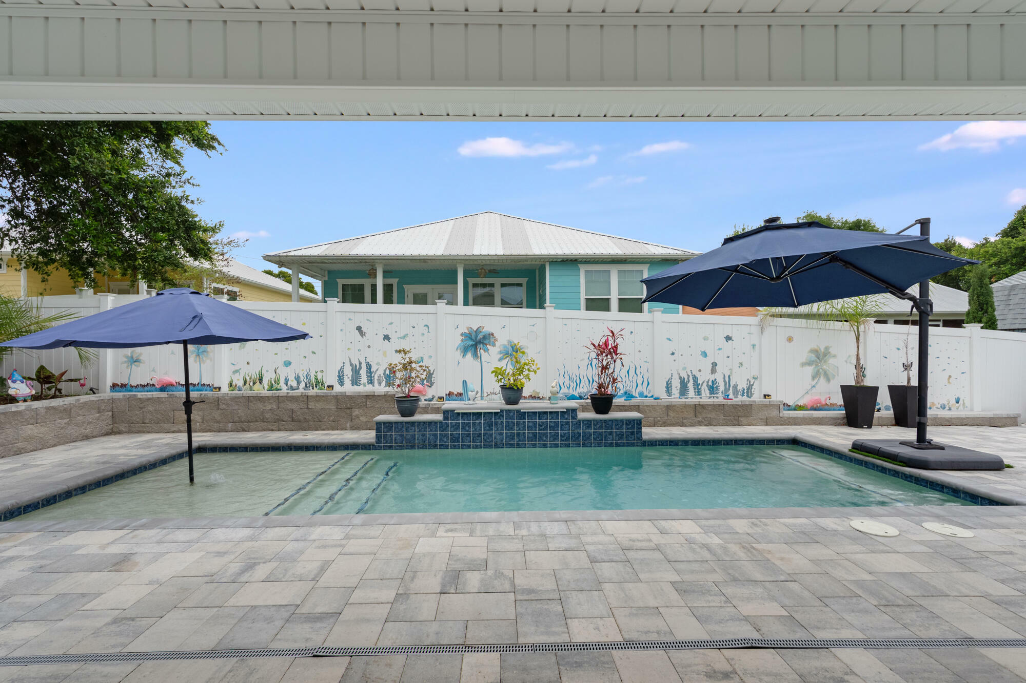 Property Photo: 338 Azalea Drive FL 32413