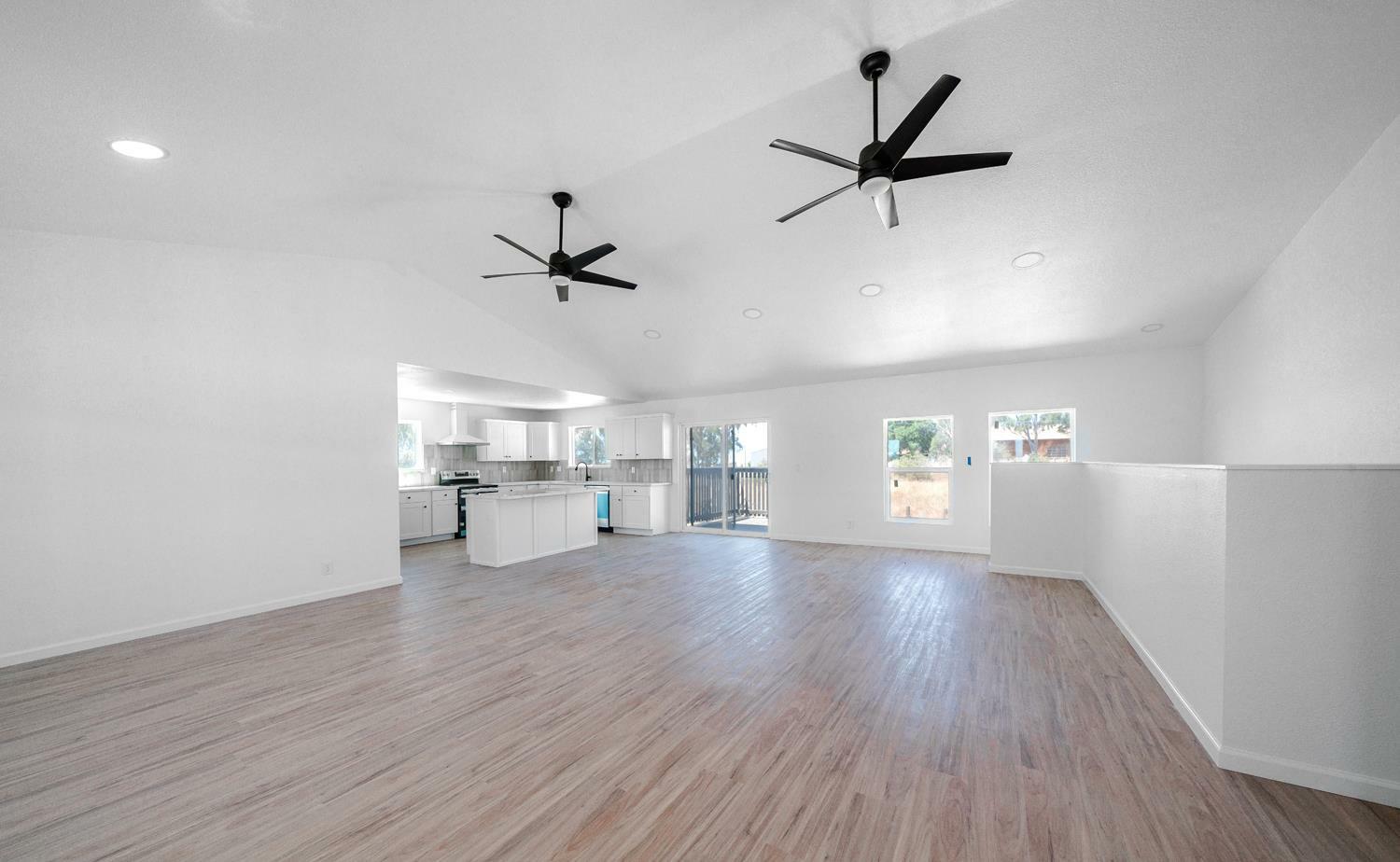 Property Photo: 15758 Mark Road CA 93636