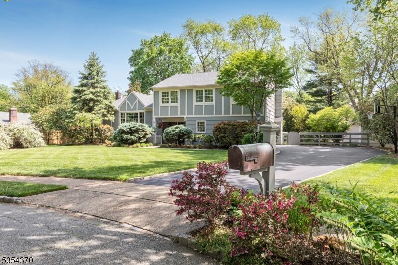 Property Photo: 7 Pletcher Pl NJ 07960