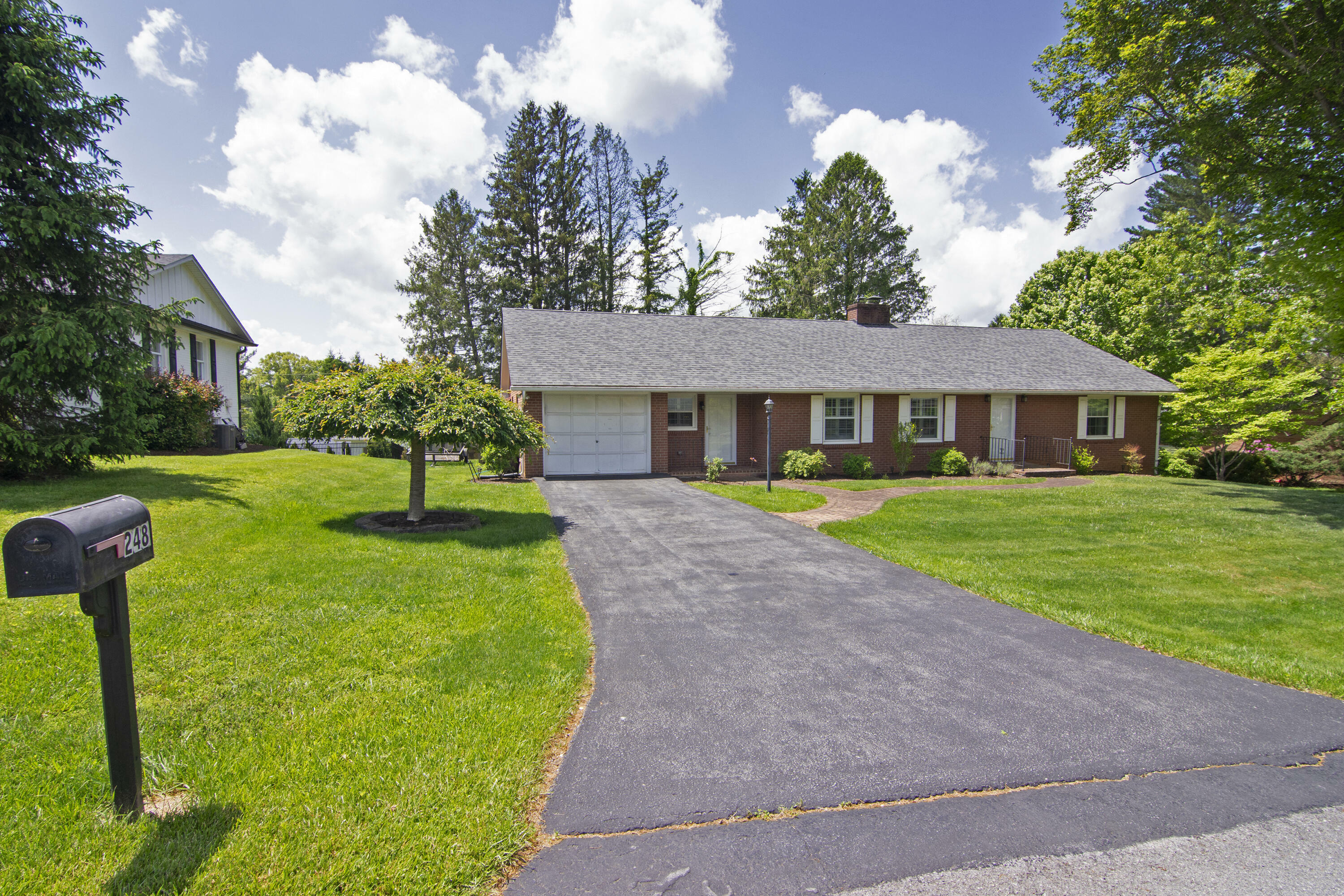 Property Photo: 248 Alderson St WV 24901